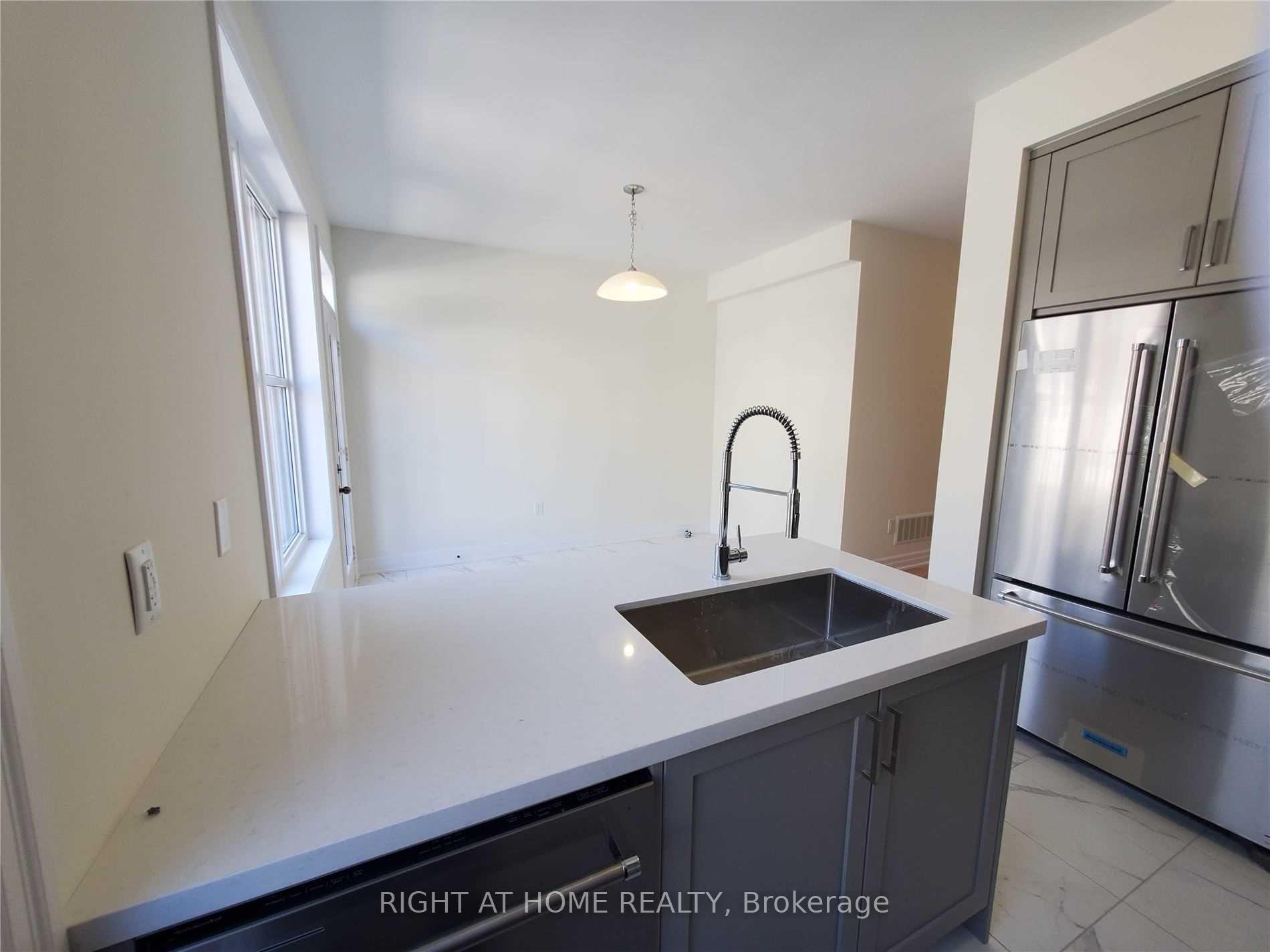 Photo 6 of Unit 3, 2 Church Street, Vaughan, Maple — HOMEH