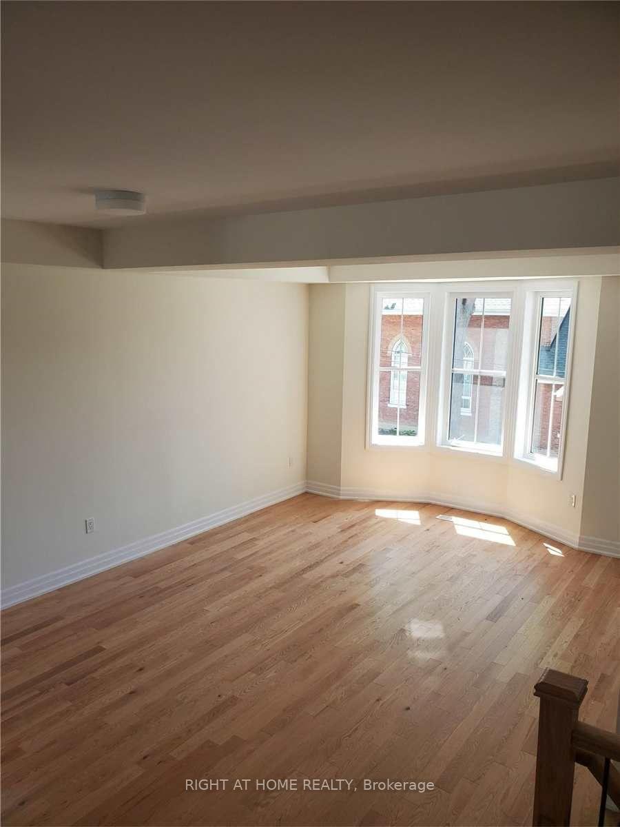 Photo 15 of Unit 3, 2 Church Street, Vaughan, Maple — HOMEH