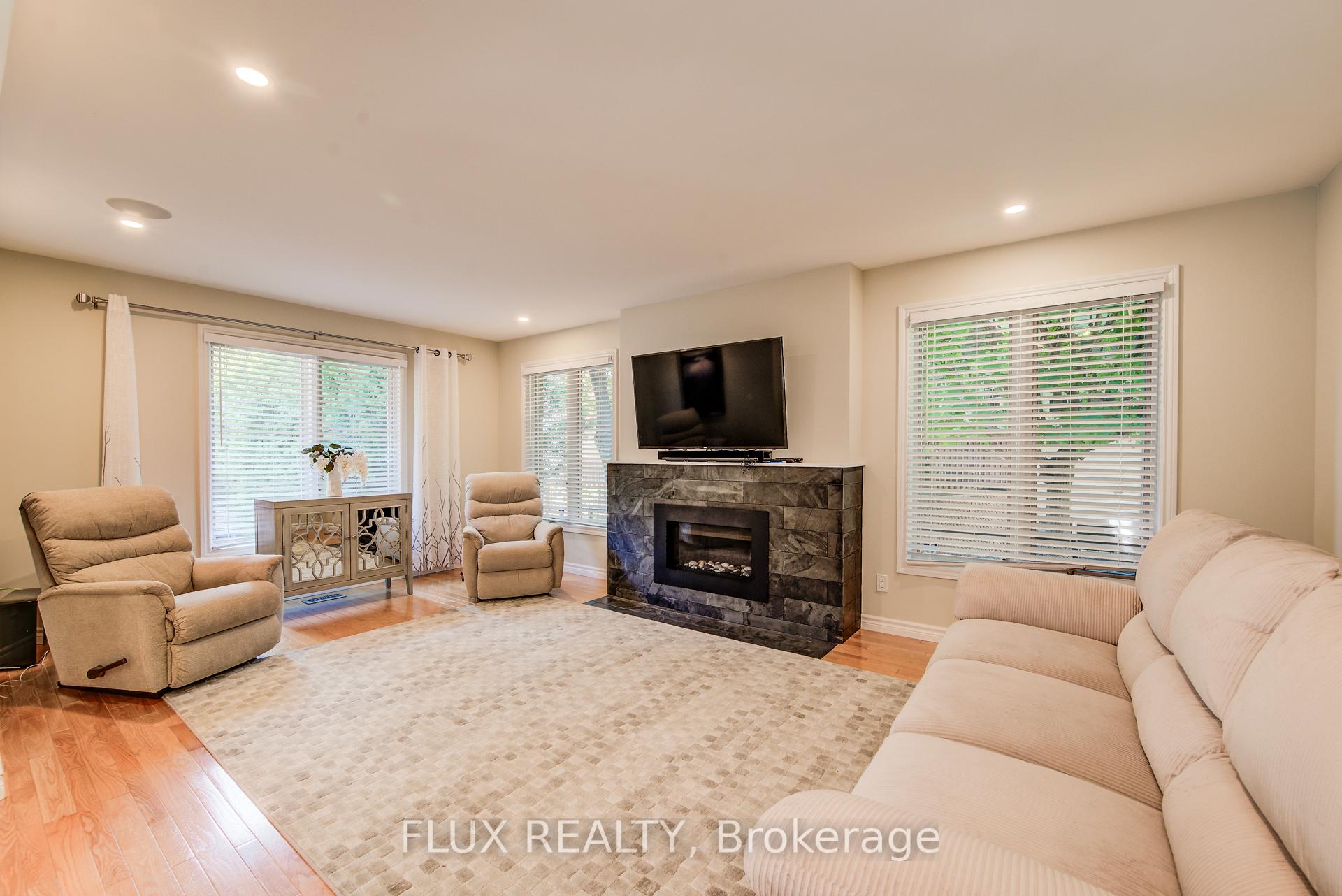 Photo 20 of 573 Hemingway Place, Waterloo — HOMEH