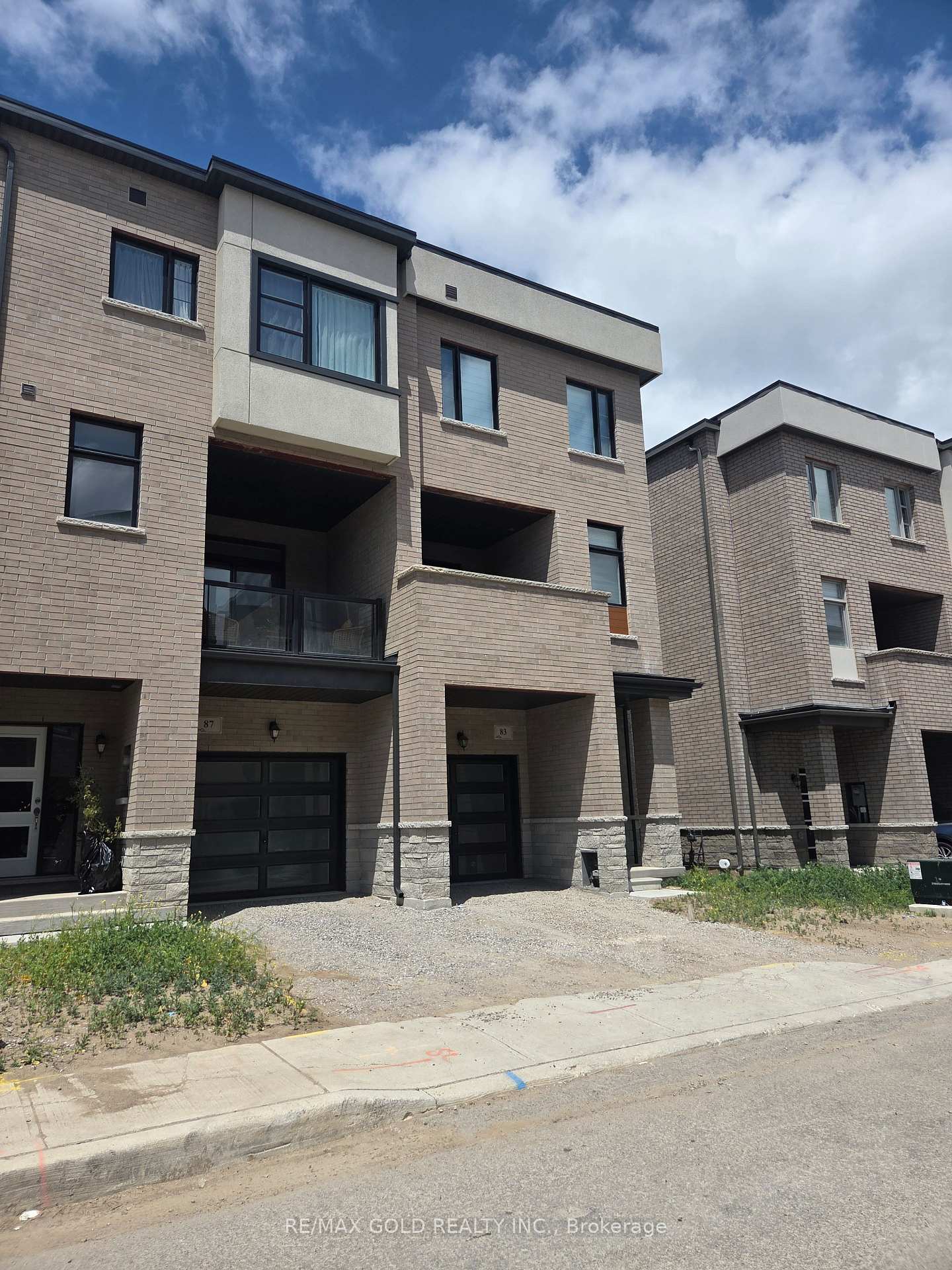 Photo 1 of 83 Inverary Crescent, Vaughan, Elder Mills — HOMEH