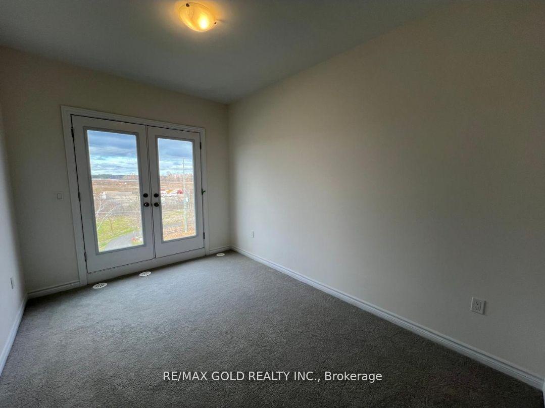 Photo 8 of 83 Inverary Crescent, Vaughan, Elder Mills — HOMEH
