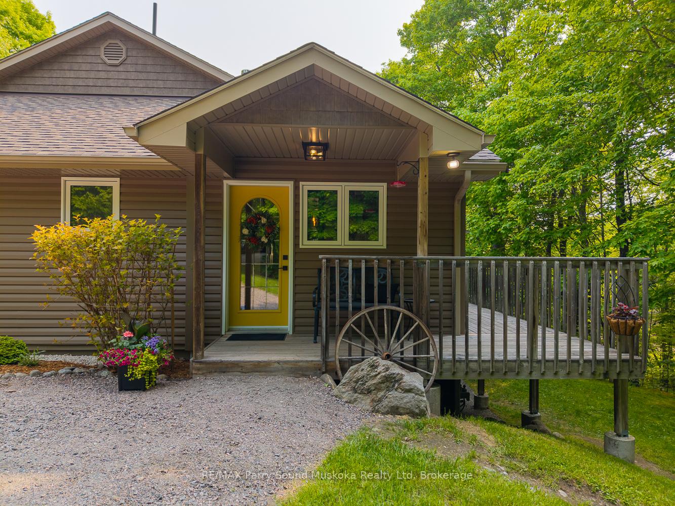 Photo 7 of 456 North Meadowcove Road, Whitestone, Hagerman — HOMEH
