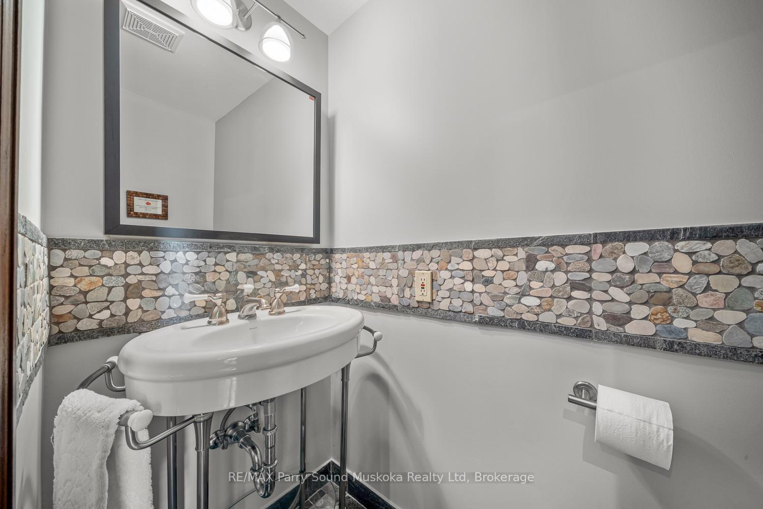 Photo 31 of 456 North Meadowcove Road, Whitestone, Hagerman — HOMEH