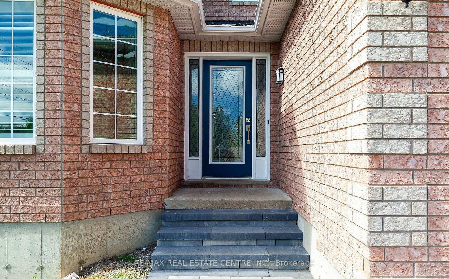 Photo 6 of 11 Priscilla's Place, Barrie, Painswick South — HOMEH