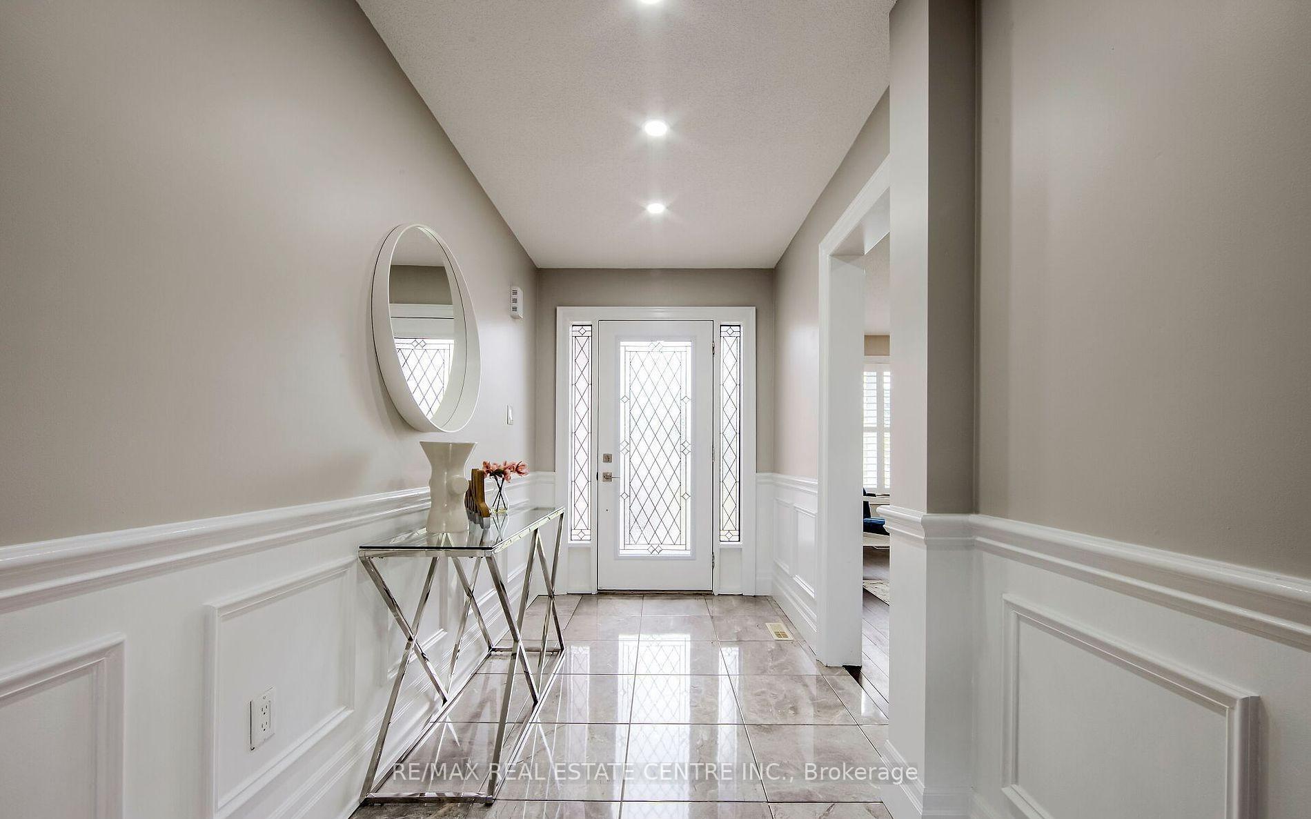 Photo 2 of 11 Priscilla's Place, Barrie, Painswick South — HOMEH
