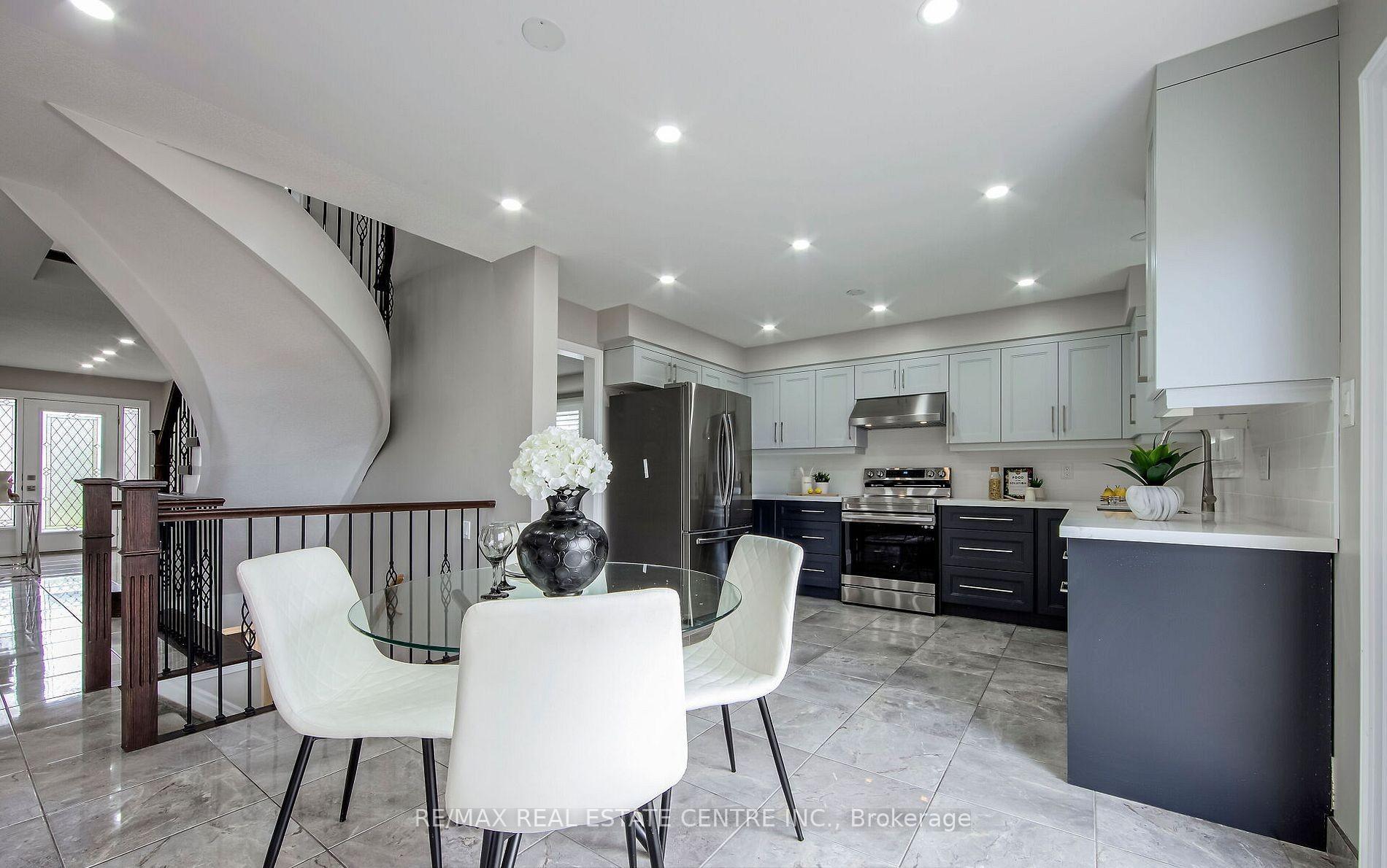 Photo 15 of 11 Priscilla's Place, Barrie, Painswick South — HOMEH