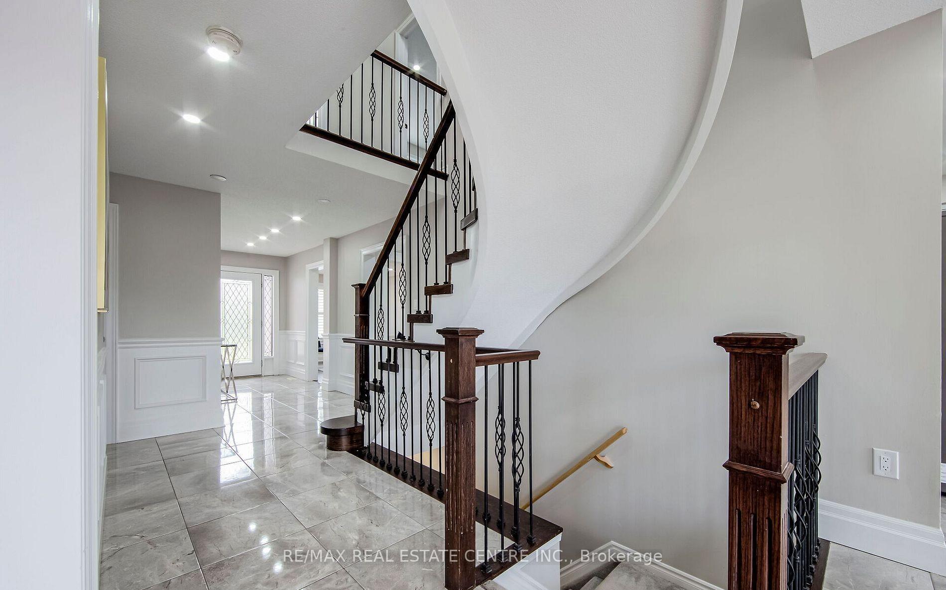Photo 14 of 11 Priscilla's Place, Barrie, Painswick South — HOMEH