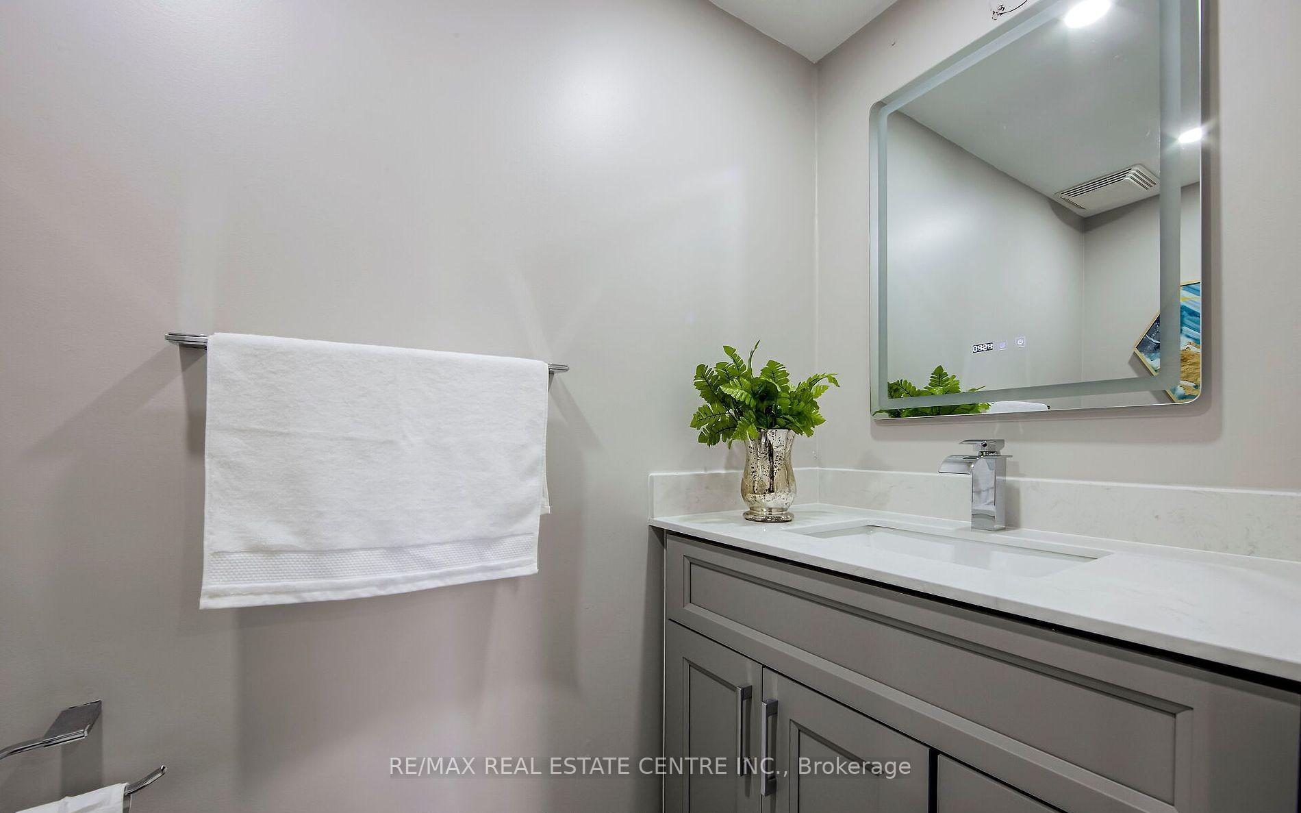 Photo 16 of 11 Priscilla's Place, Barrie, Painswick South — HOMEH