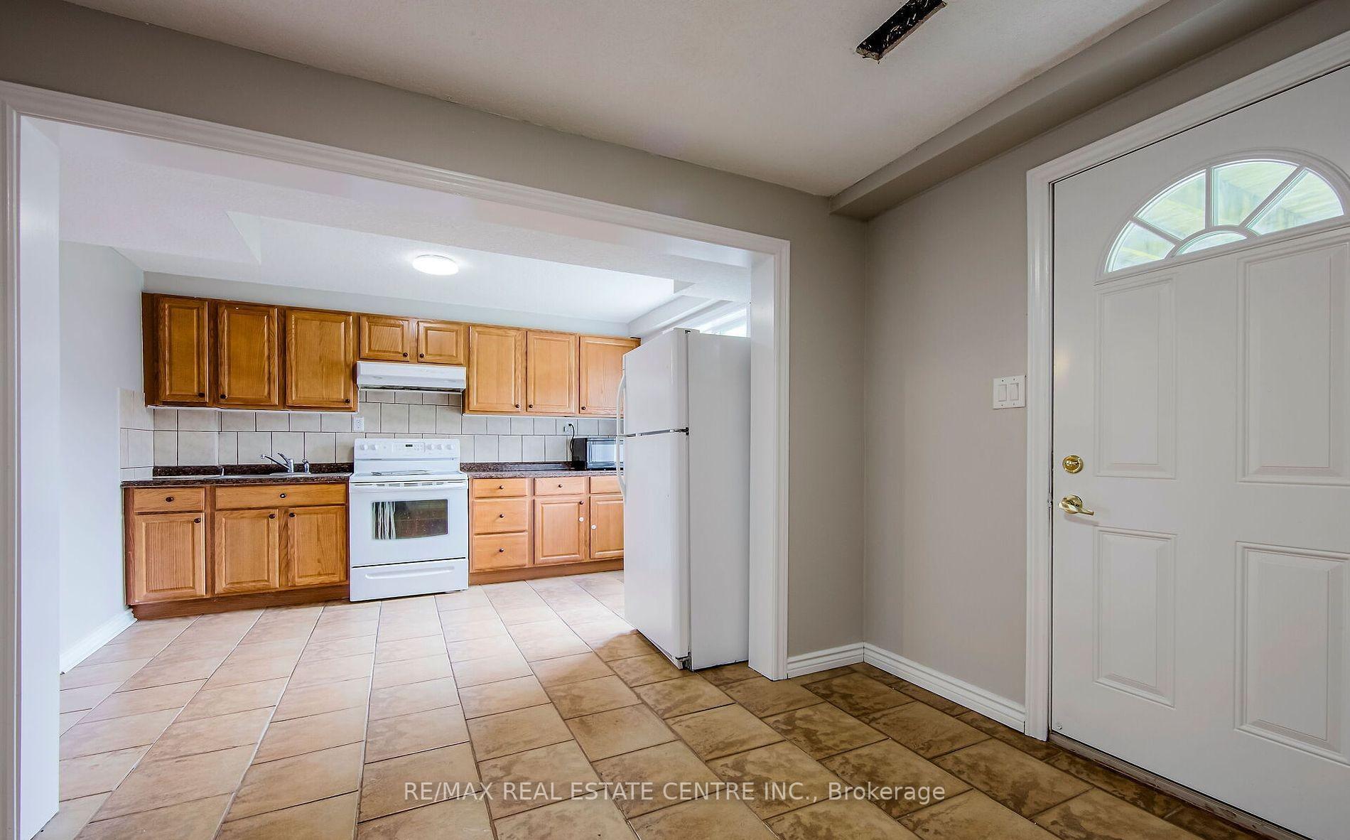 Photo 24 of 11 Priscilla's Place, Barrie, Painswick South — HOMEH
