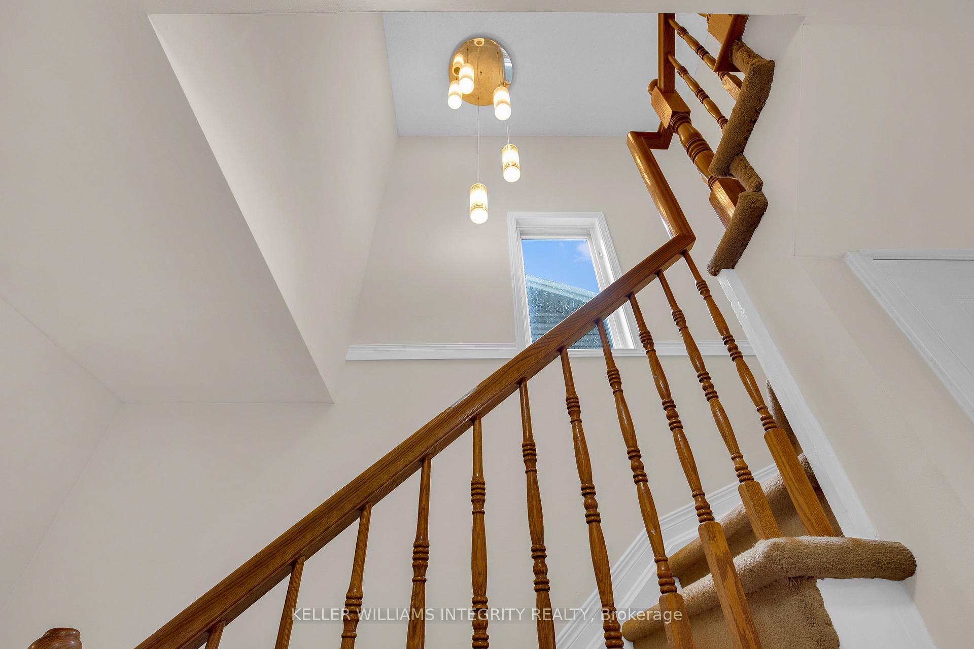 Photo 4 of 11 San Remo Private, Ottawa, Riverview Park — HOMEH