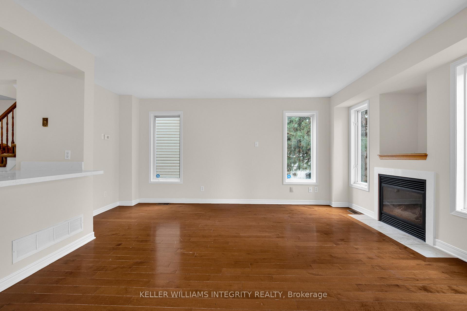 Photo 12 of 11 San Remo Private, Ottawa, Riverview Park — HOMEH