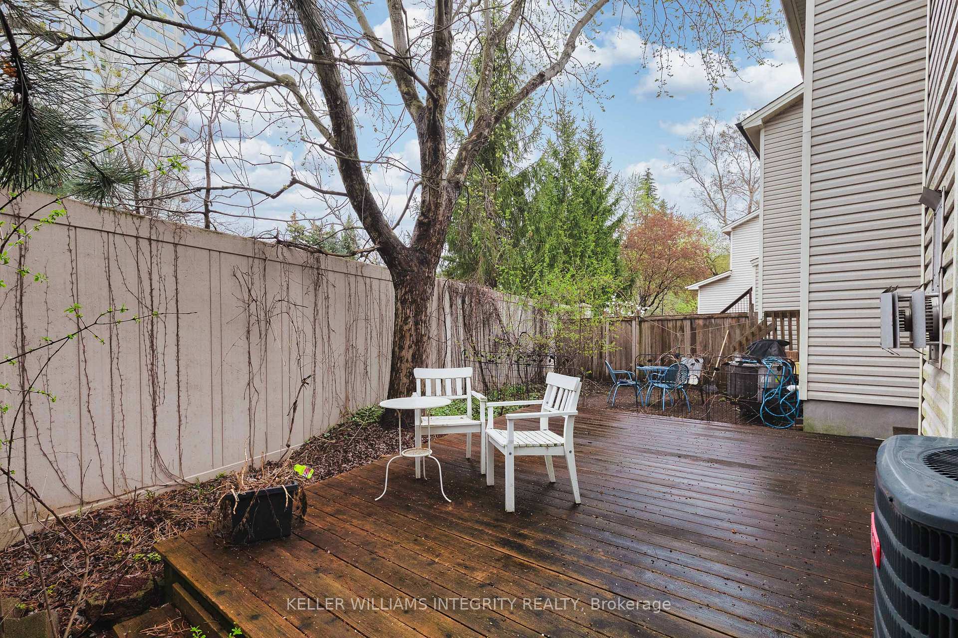Photo 31 of 11 San Remo Private, Ottawa, Riverview Park — HOMEH
