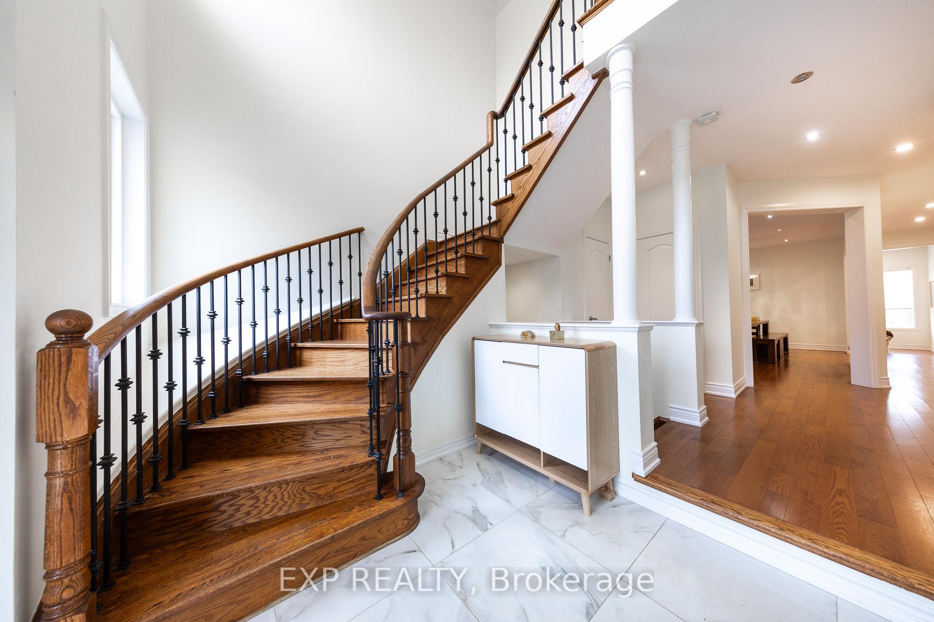 Photo 4 of 305 Via Romano Boulevard, Vaughan, Patterson — HOMEH