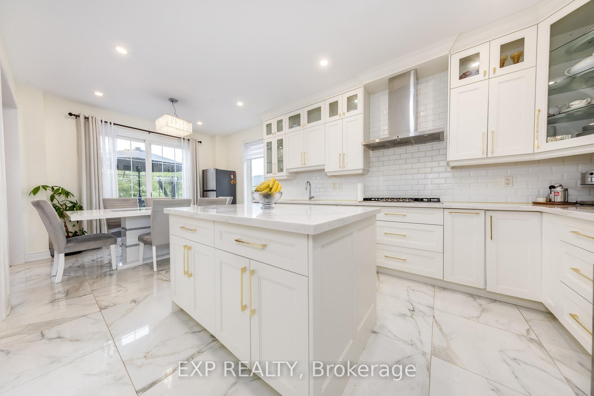 Photo 9 of 305 Via Romano Boulevard, Vaughan, Patterson — HOMEH