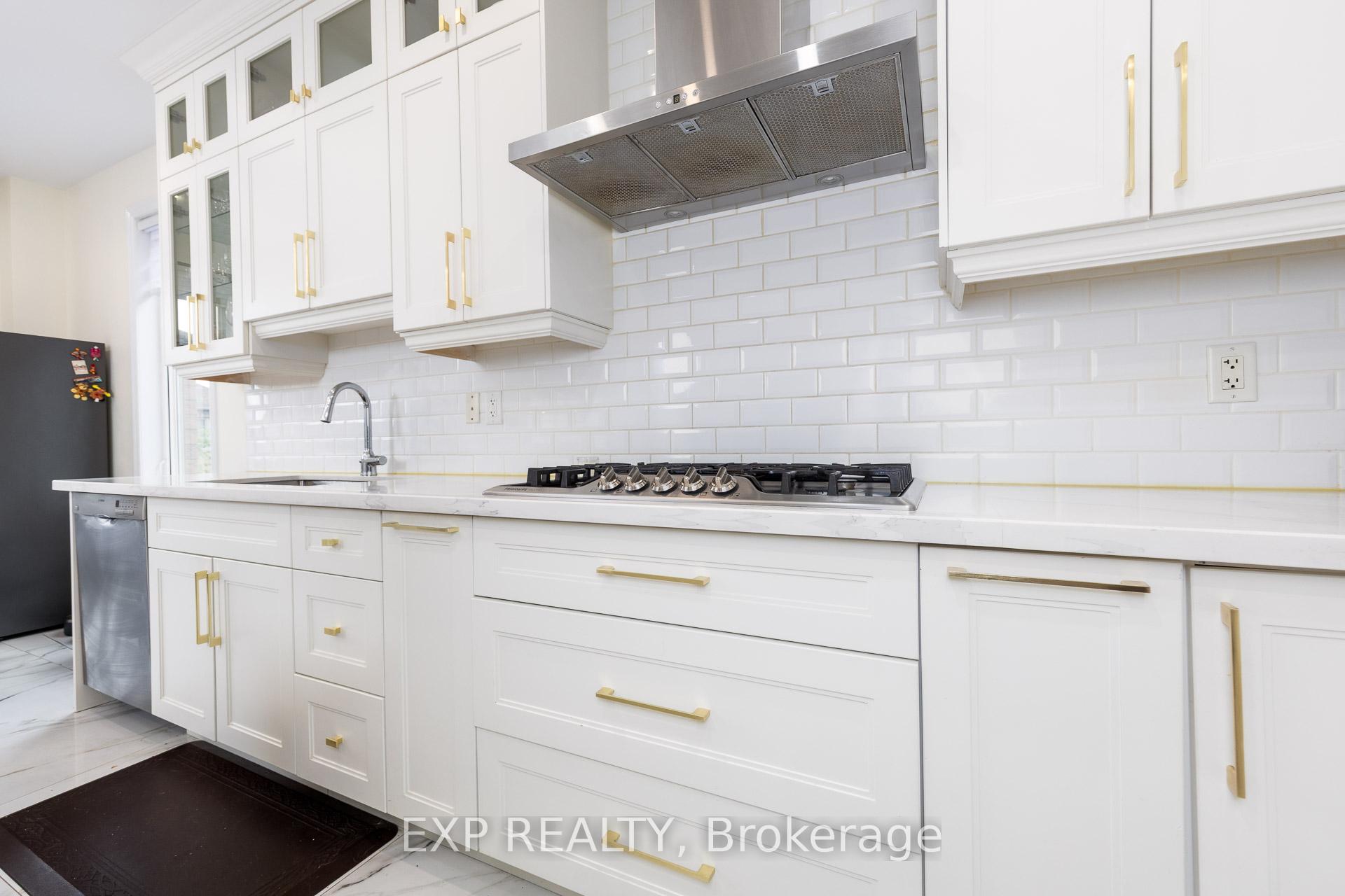 Photo 12 of 305 Via Romano Boulevard, Vaughan, Patterson — HOMEH