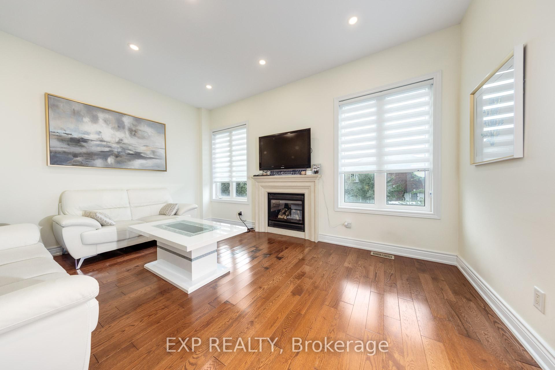 Photo 14 of 305 Via Romano Boulevard, Vaughan, Patterson — HOMEH