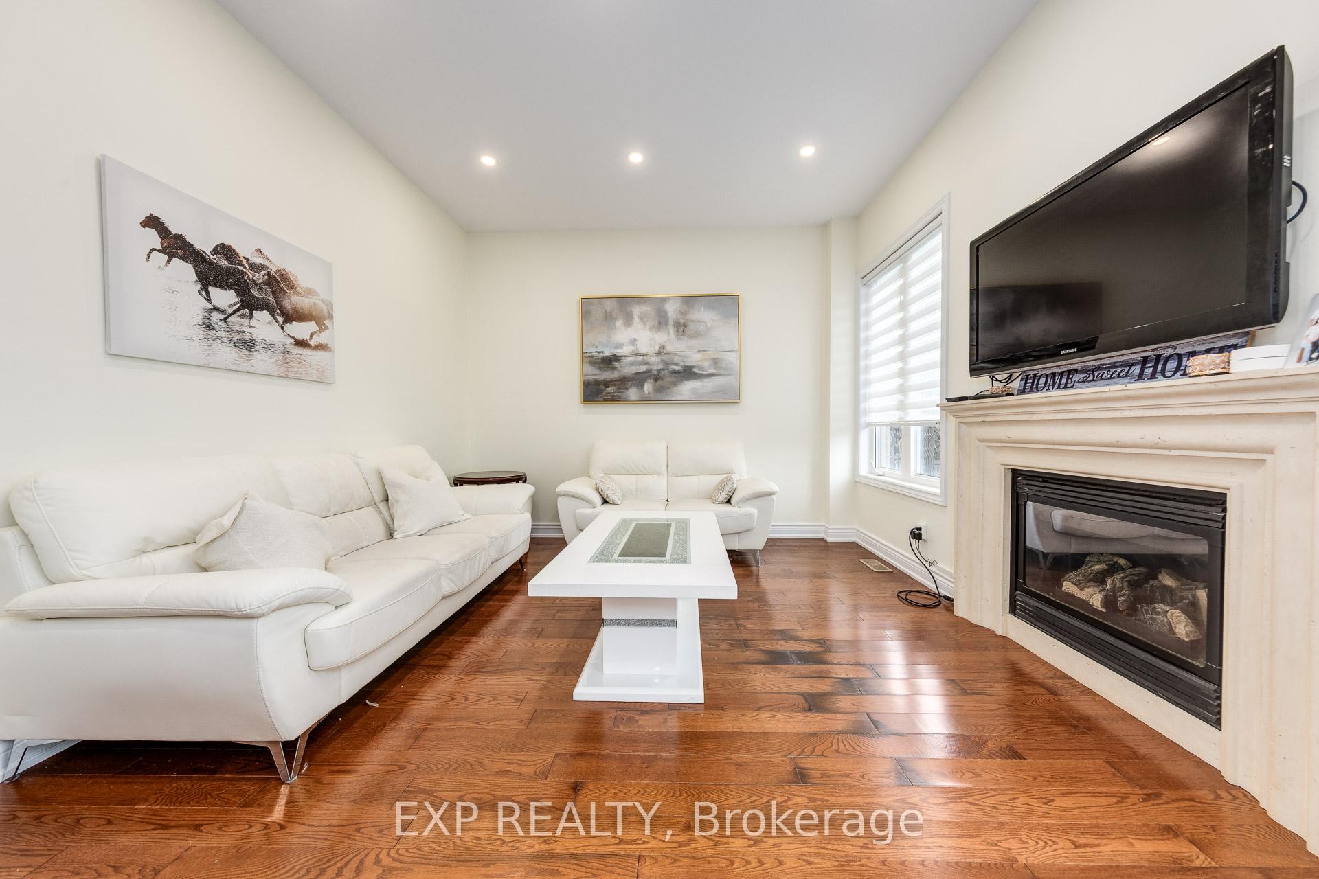 Photo 15 of 305 Via Romano Boulevard, Vaughan, Patterson — HOMEH