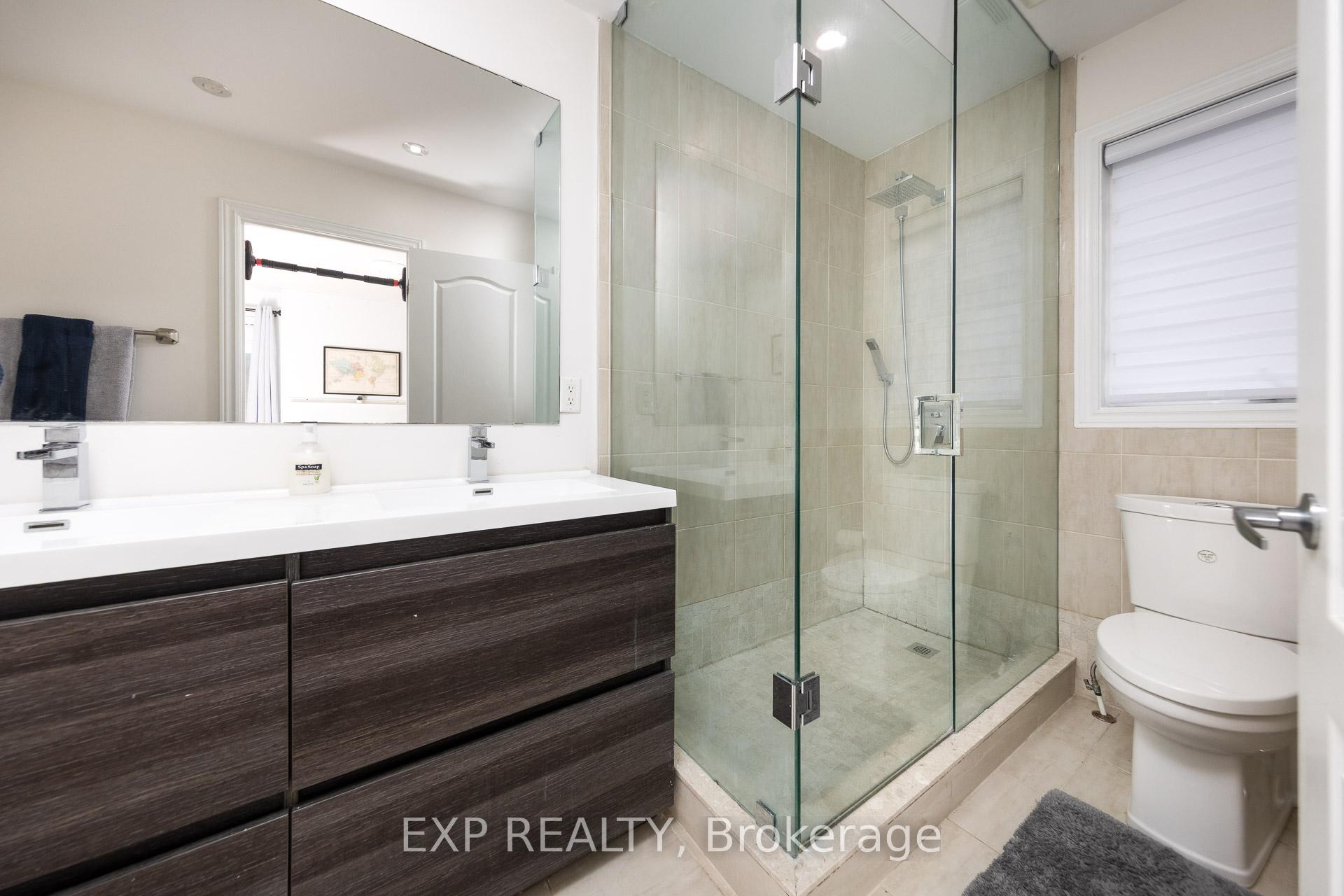 Photo 23 of 305 Via Romano Boulevard, Vaughan, Patterson — HOMEH