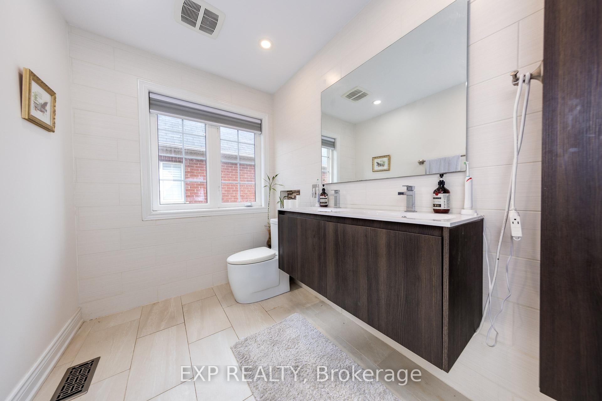 Photo 26 of 305 Via Romano Boulevard, Vaughan, Patterson — HOMEH