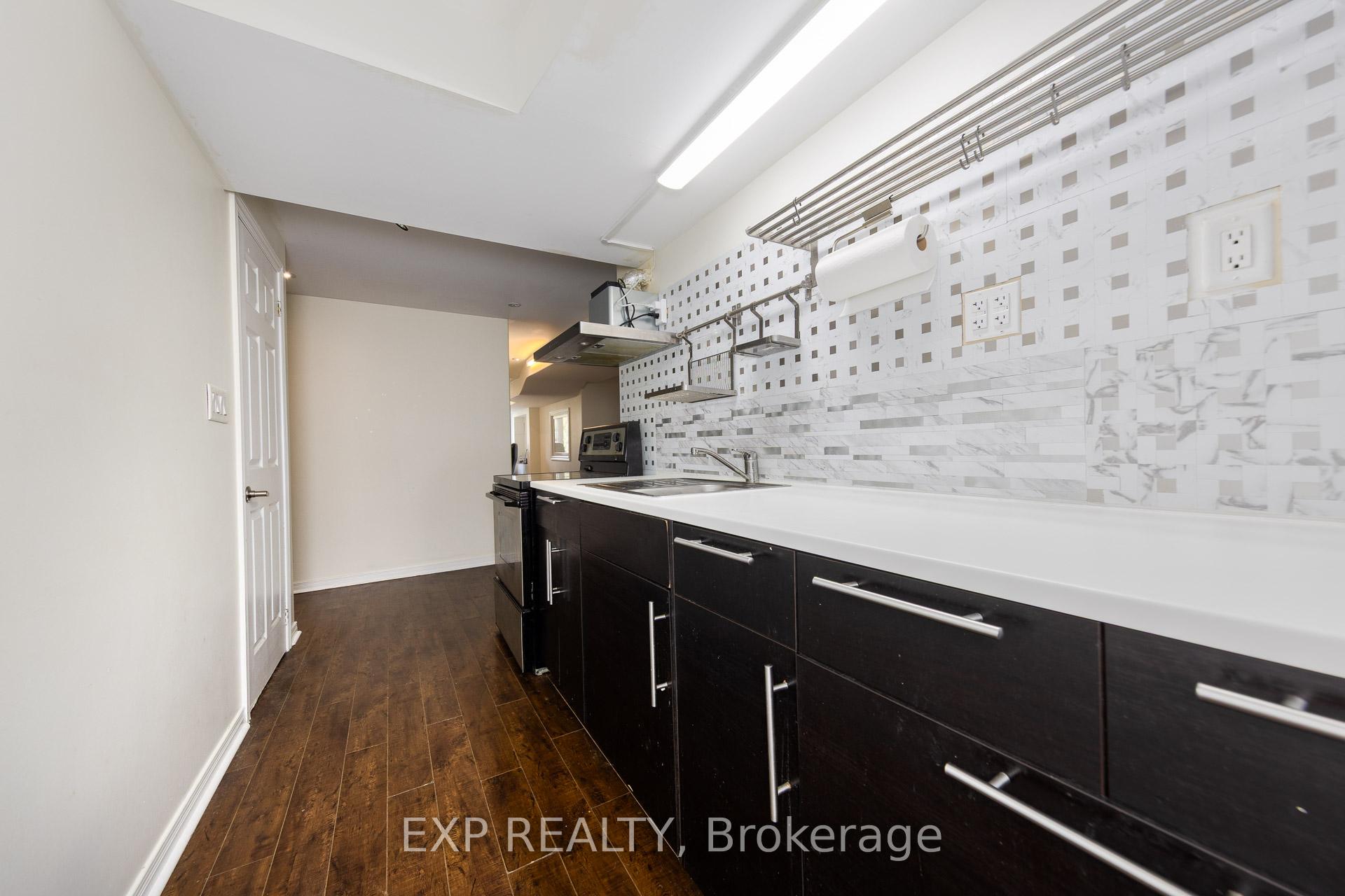 Photo 34 of 305 Via Romano Boulevard, Vaughan, Patterson — HOMEH