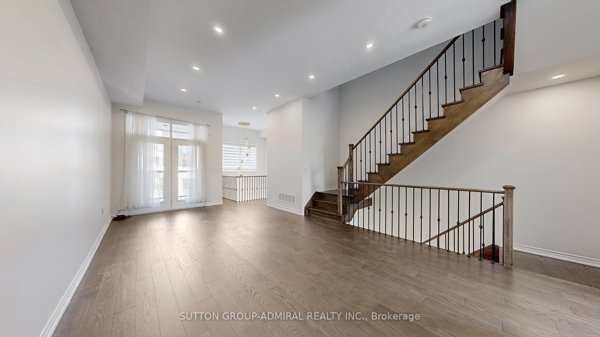 Photo 10 of 111 Golden Trail, Vaughan, Patterson — HOMEH