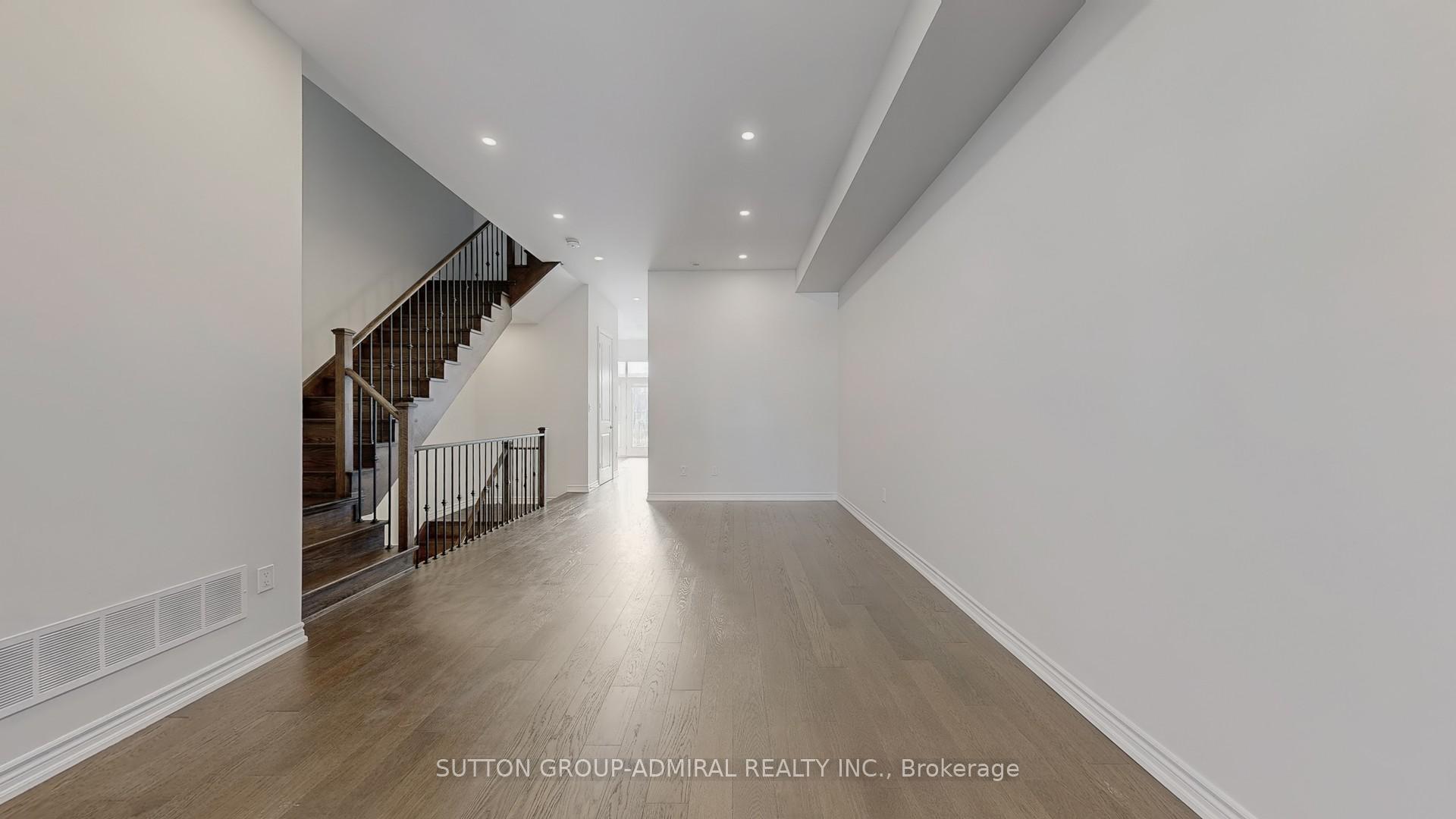 Photo 11 of 111 Golden Trail, Vaughan, Patterson — HOMEH