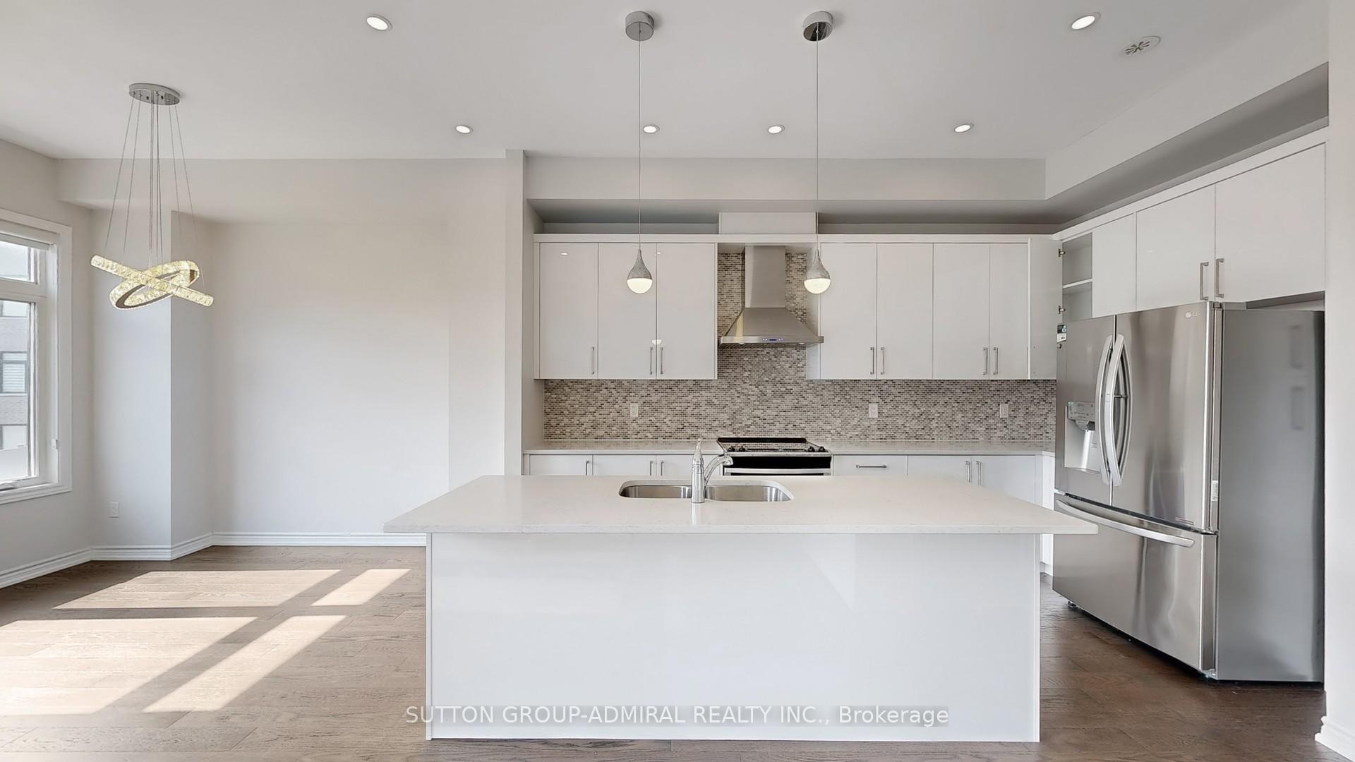 Photo 12 of 111 Golden Trail, Vaughan, Patterson — HOMEH