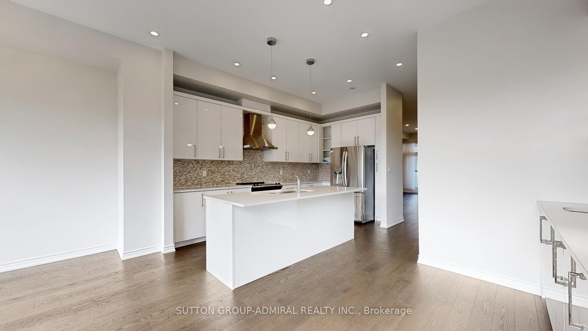 Photo 14 of 111 Golden Trail, Vaughan, Patterson — HOMEH