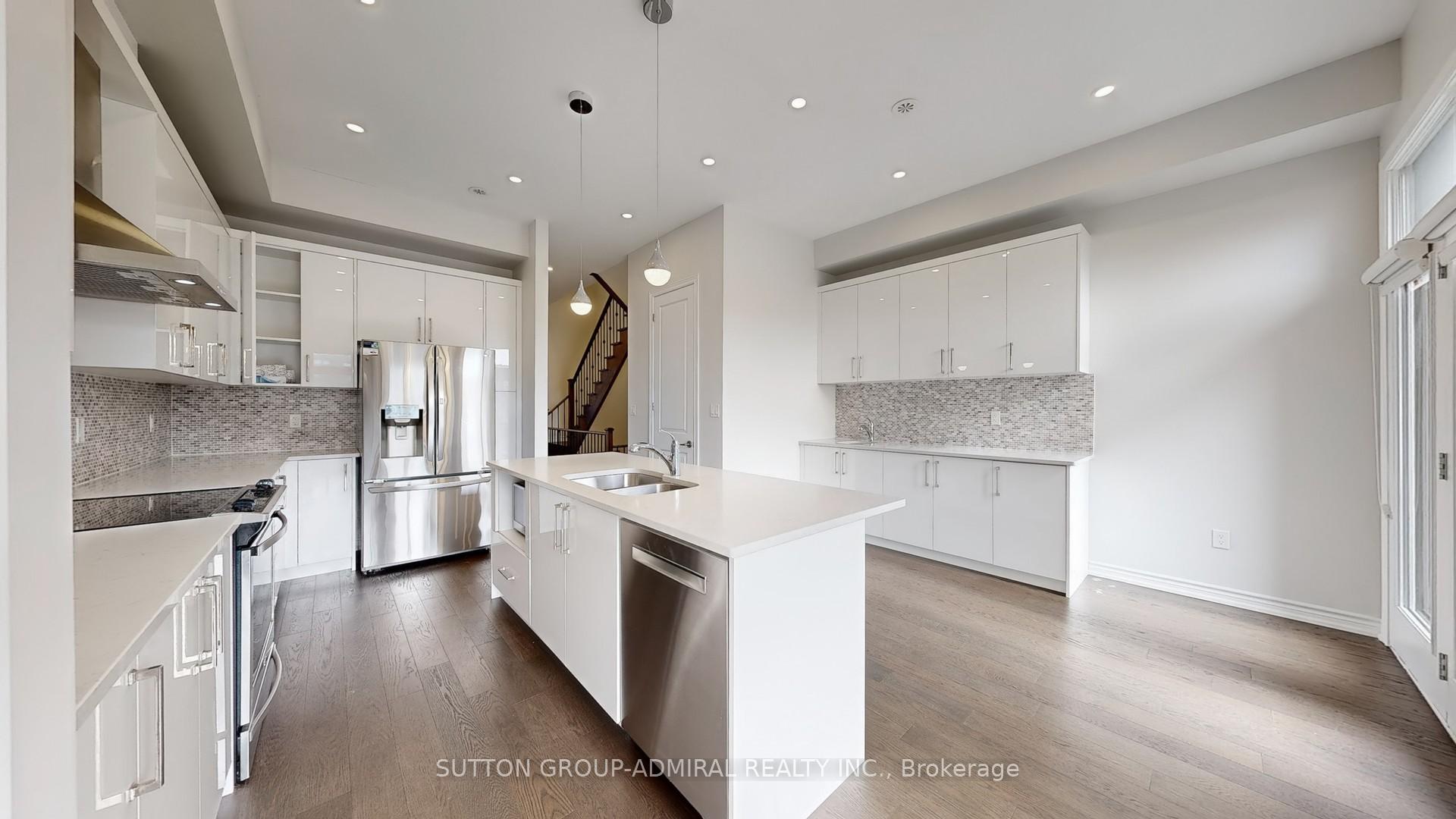 Photo 15 of 111 Golden Trail, Vaughan, Patterson — HOMEH