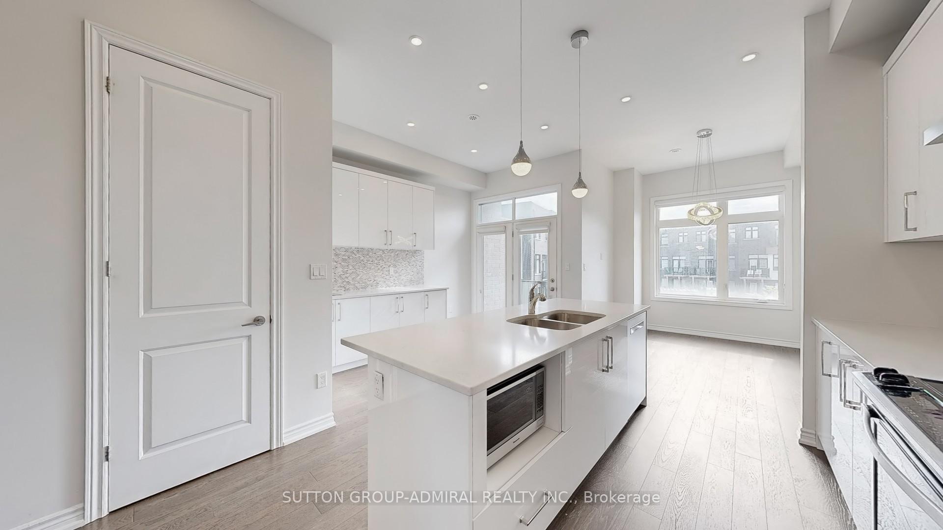 Photo 16 of 111 Golden Trail, Vaughan, Patterson — HOMEH