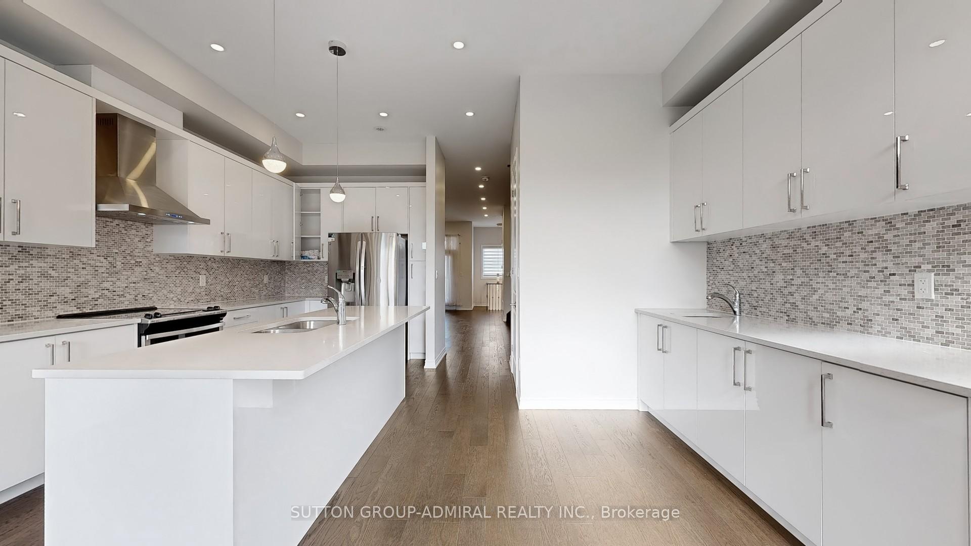 Photo 17 of 111 Golden Trail, Vaughan, Patterson — HOMEH