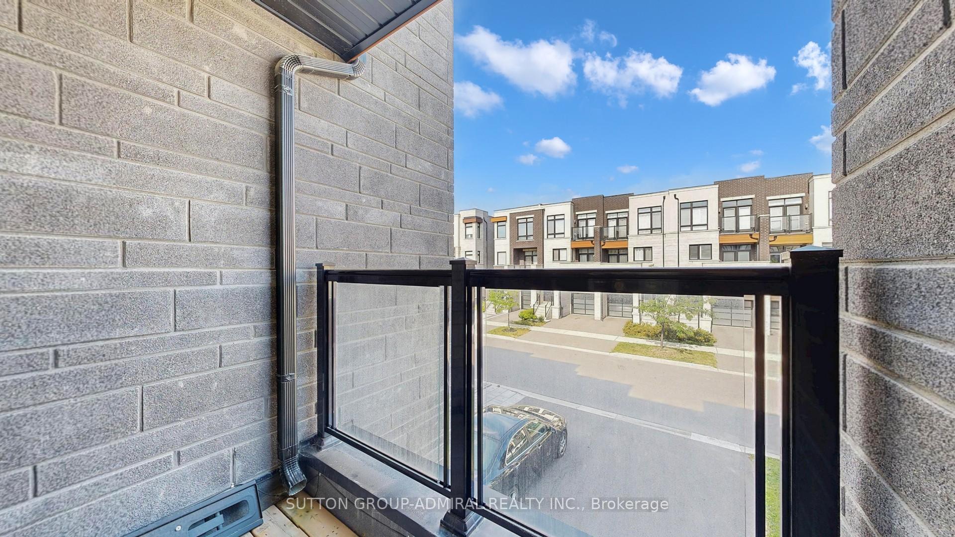 Photo 19 of 111 Golden Trail, Vaughan, Patterson — HOMEH