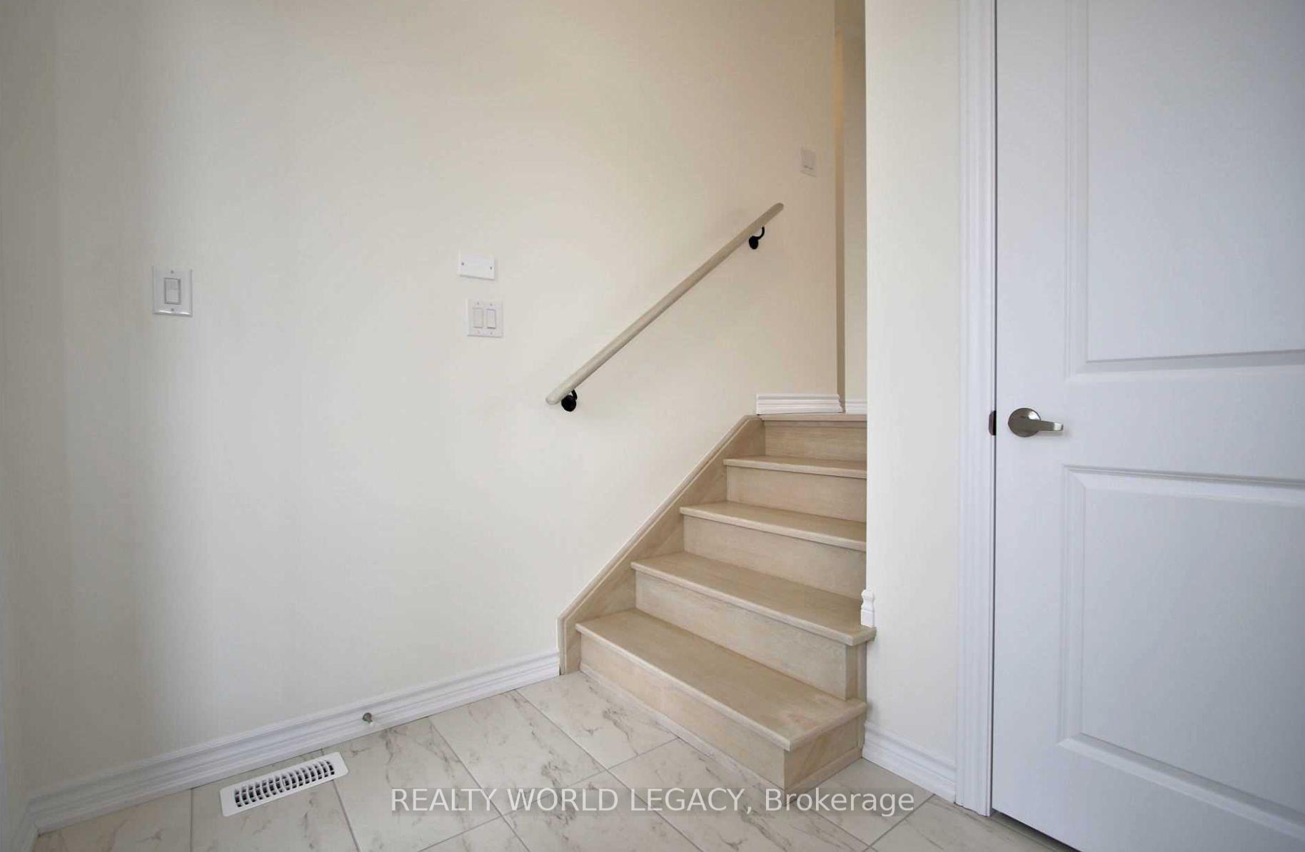 Photo 2 of 7 Beatrice Drive, Wasaga Beach — HOMEH