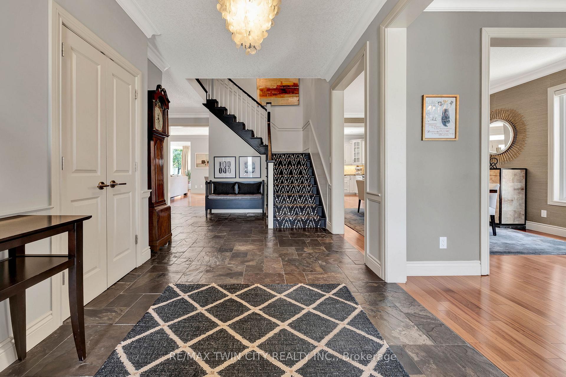 Photo 4 of 847 Creekside Drive, Waterloo — HOMEH