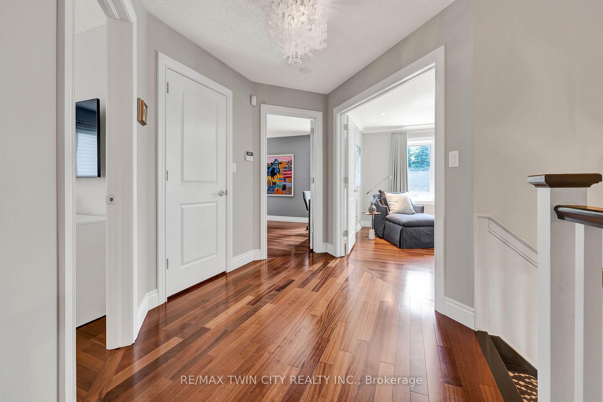 Photo 15 of 847 Creekside Drive, Waterloo — HOMEH