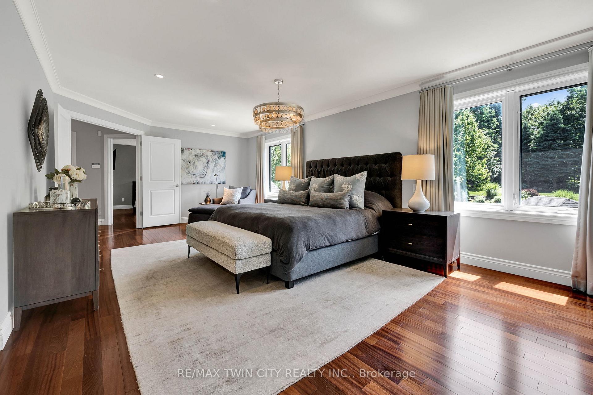 Photo 17 of 847 Creekside Drive, Waterloo — HOMEH