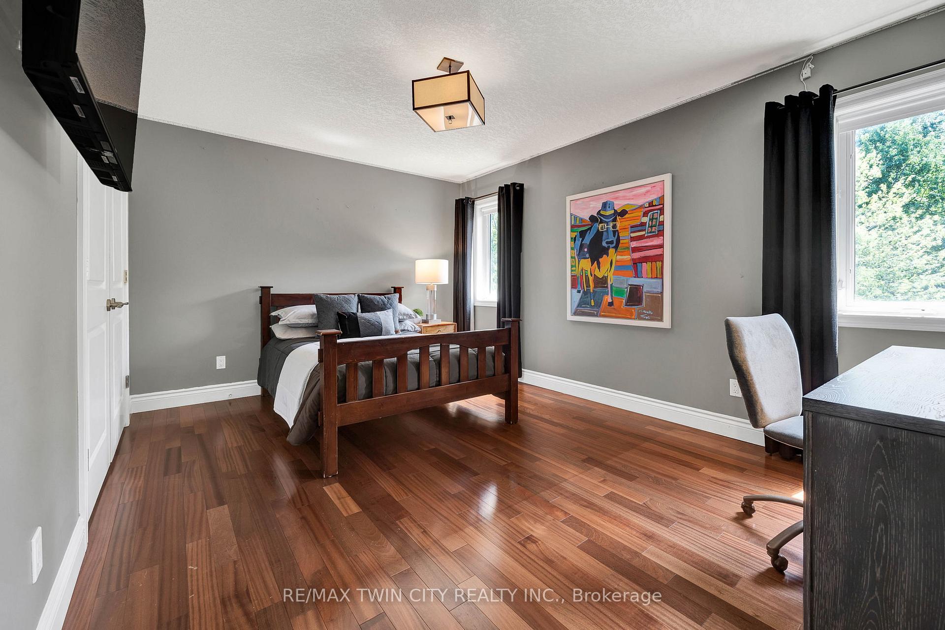 Photo 22 of 847 Creekside Drive, Waterloo — HOMEH