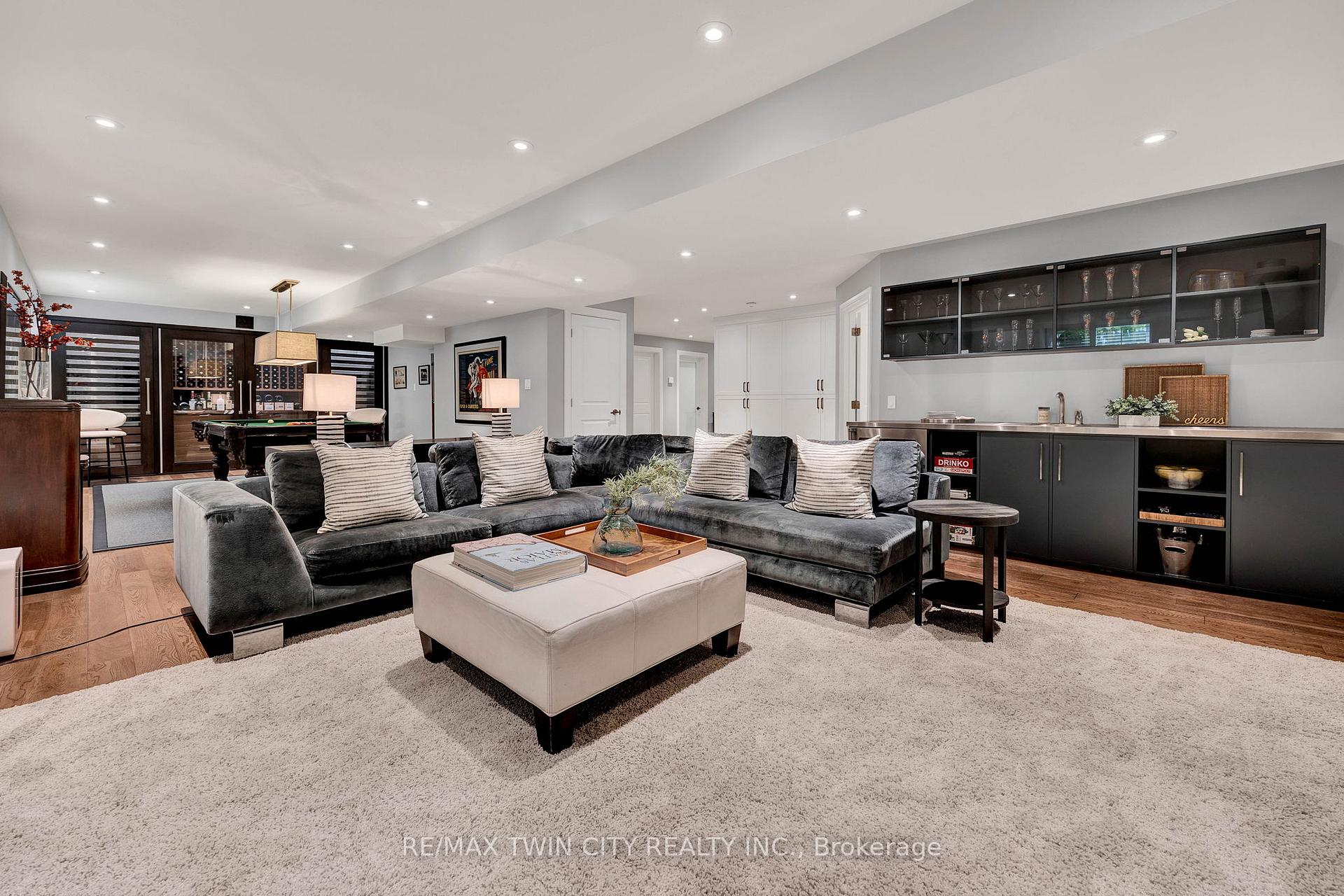 Photo 26 of 847 Creekside Drive, Waterloo — HOMEH