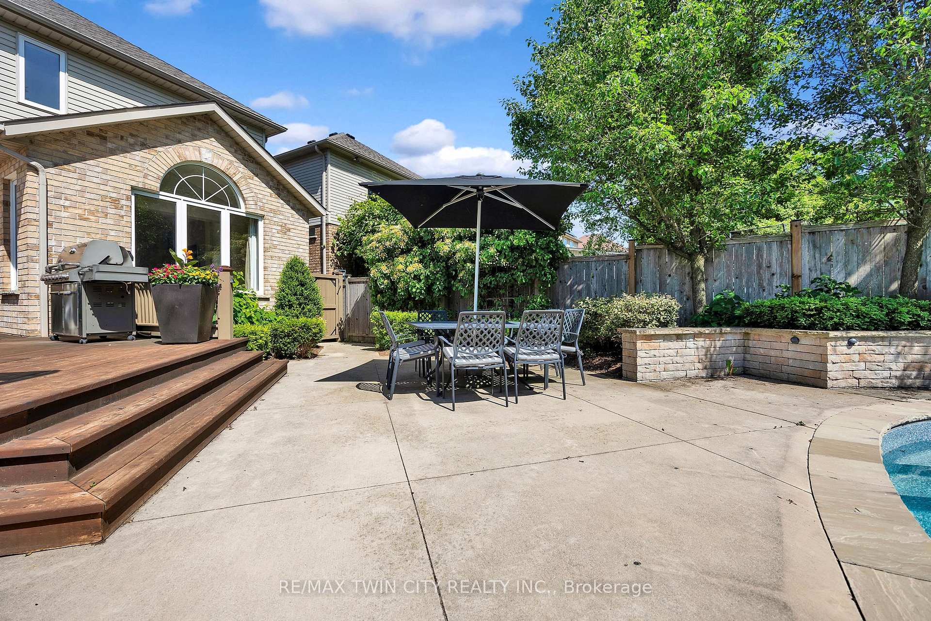 Photo 36 of 847 Creekside Drive, Waterloo — HOMEH