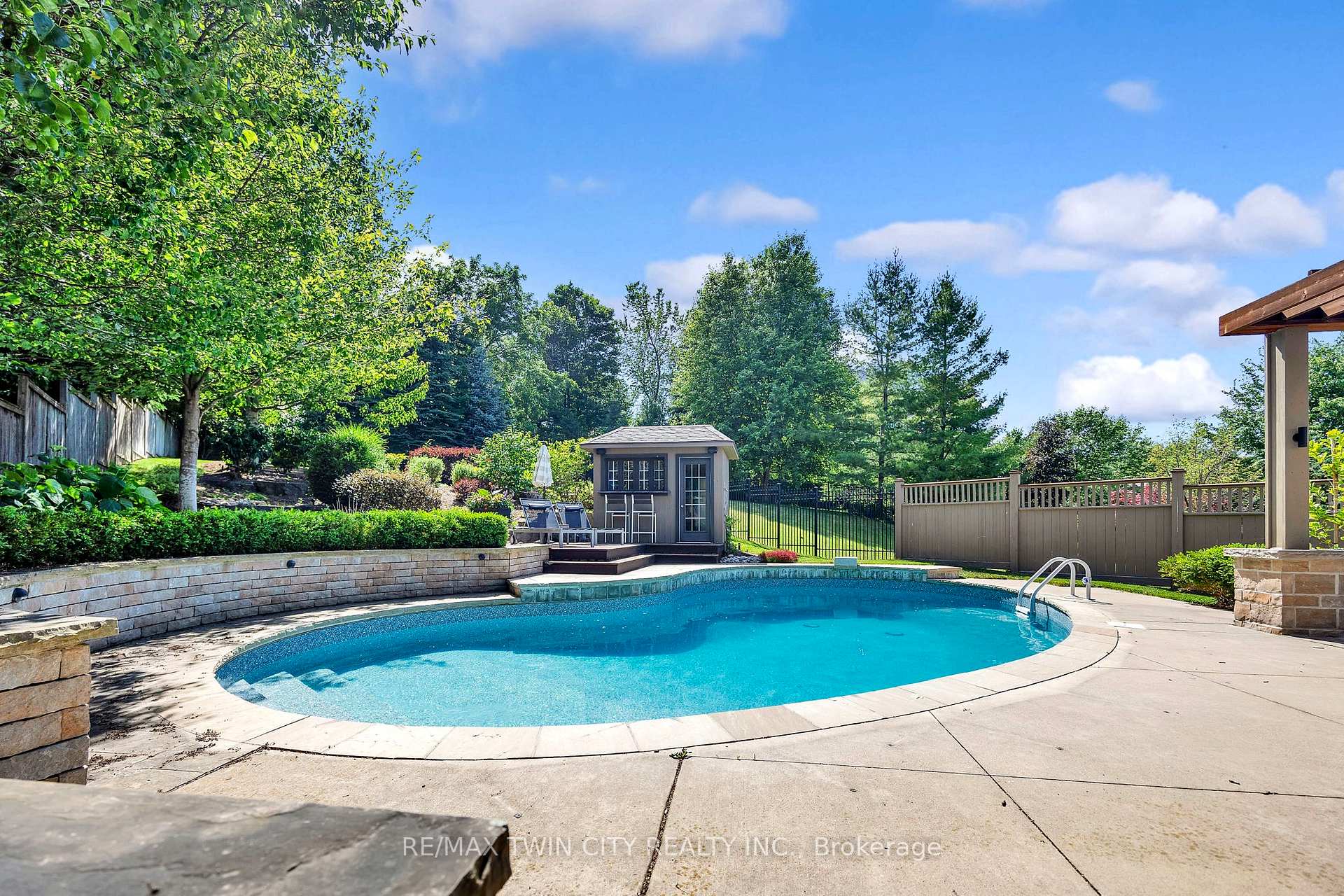 Photo 37 of 847 Creekside Drive, Waterloo — HOMEH