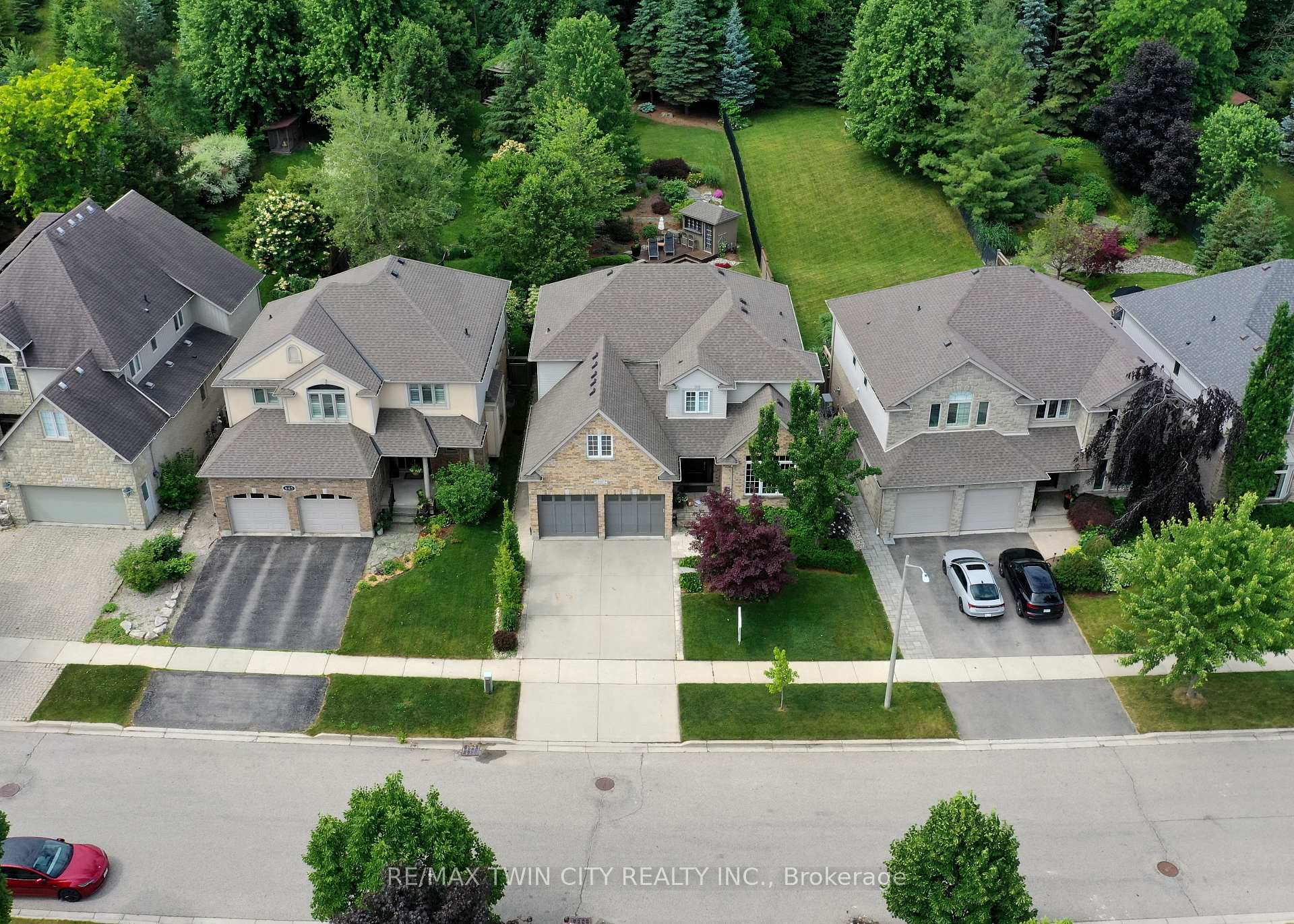 Photo 48 of 847 Creekside Drive, Waterloo — HOMEH