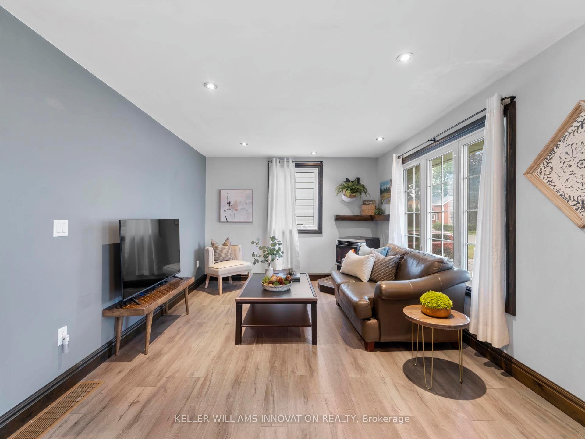 Photo 3 of 6992 Raglan Street, West Perth, Hibbert — HOMEH