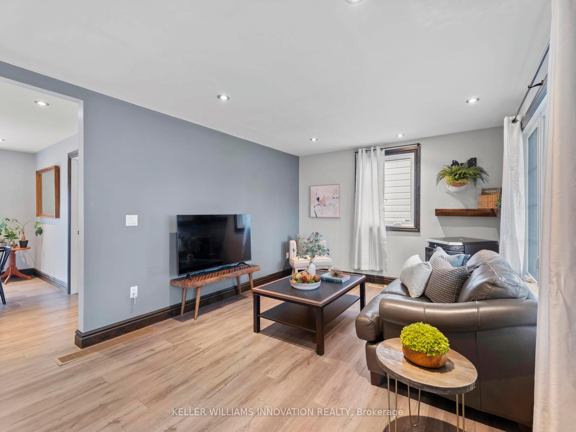 Photo 4 of 6992 Raglan Street, West Perth, Hibbert — HOMEH