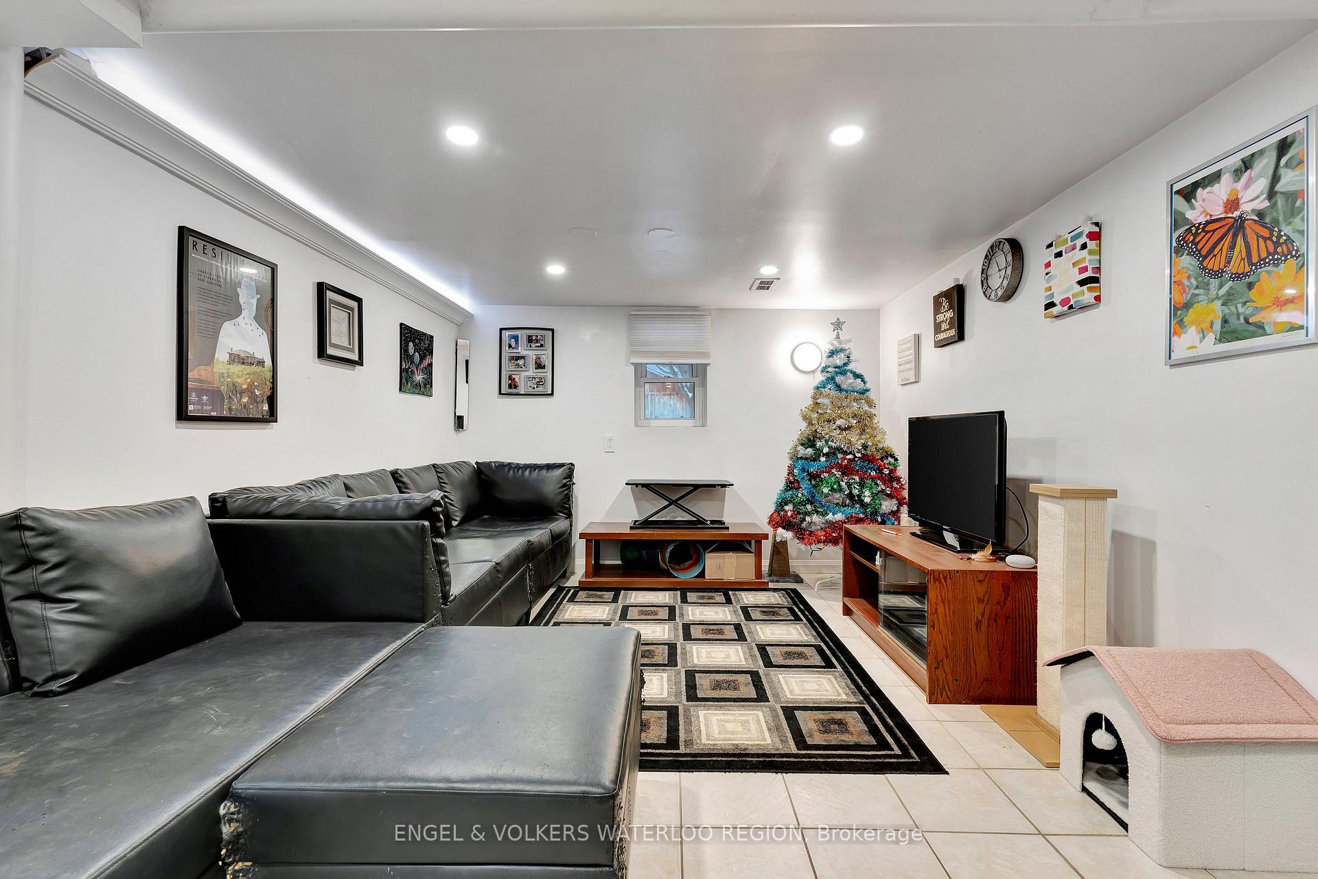 Photo 13 of 40 Menno Street, Waterloo — HOMEH