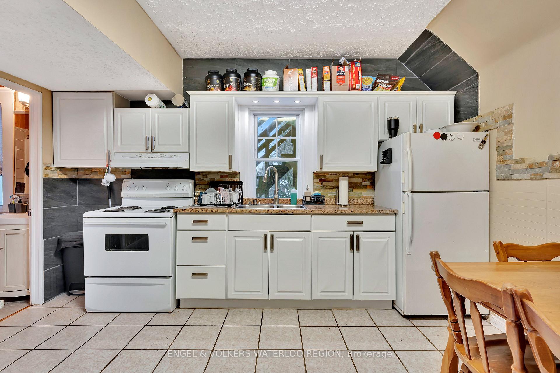 Photo 31 of 40 Menno Street, Waterloo — HOMEH