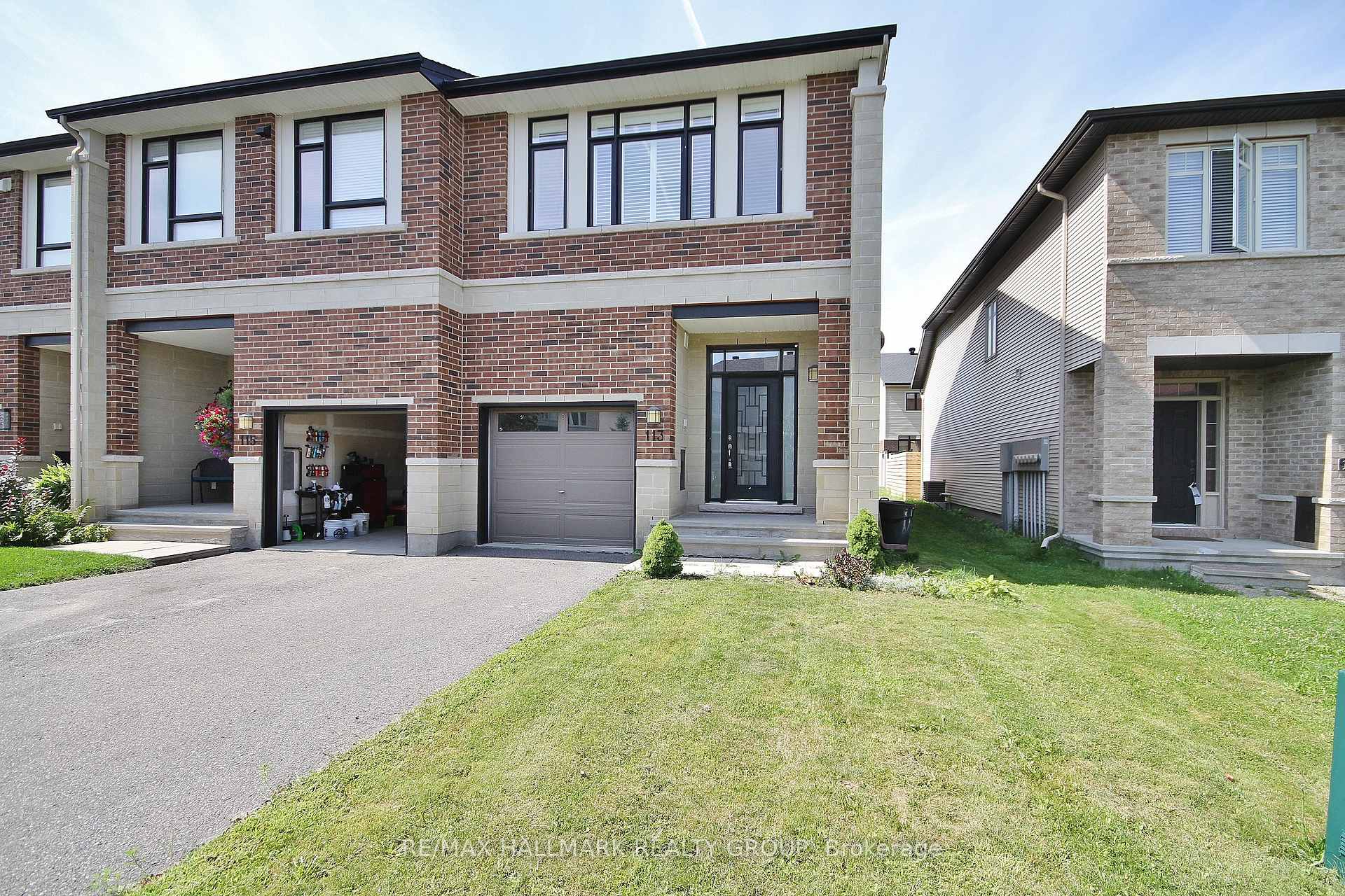 Photo 1 of 113 Watchhorn Grove, Ottawa, Riverside South — HOMEH