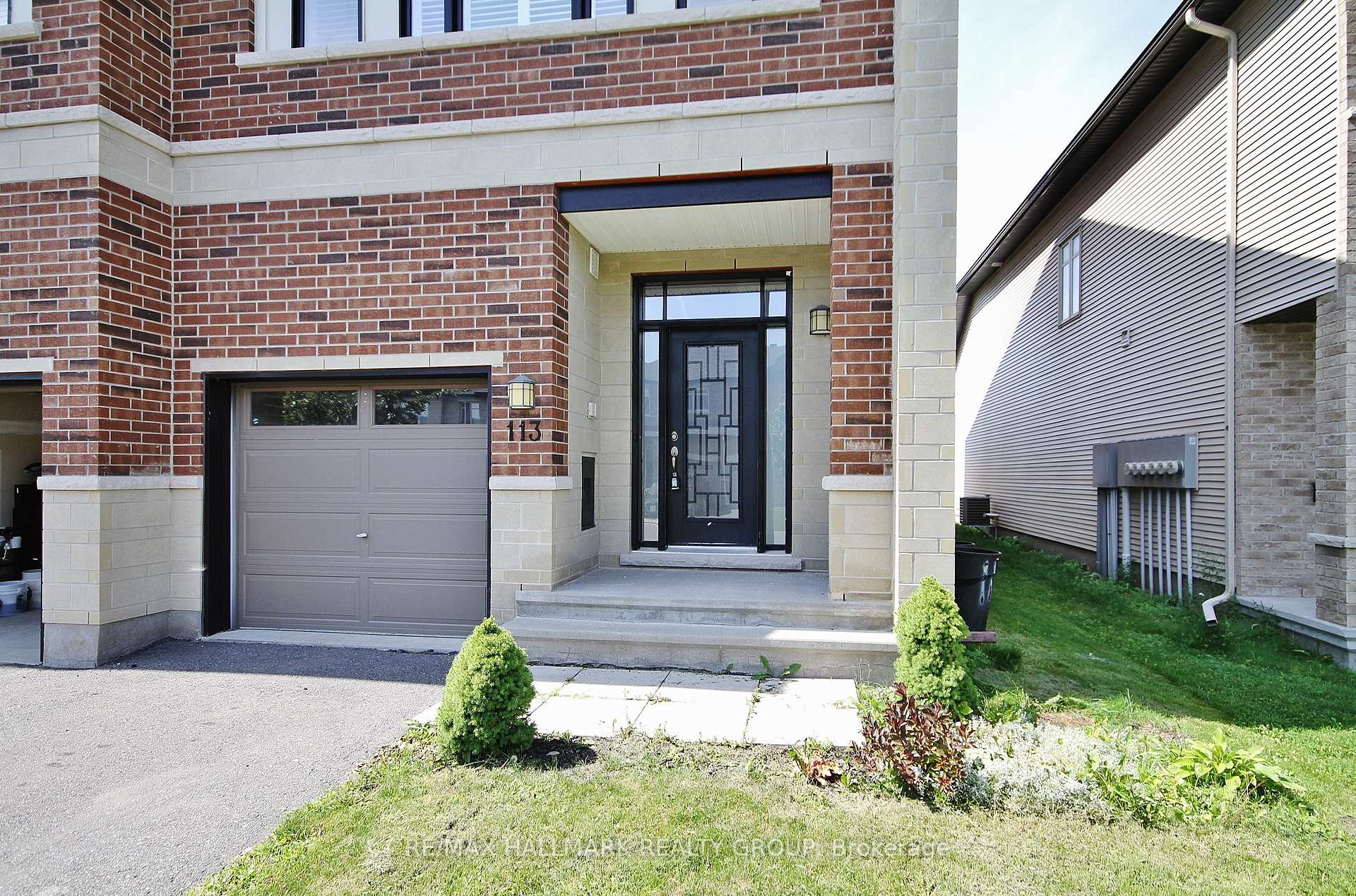 Photo 3 of 113 Watchhorn Grove, Ottawa, Riverside South — HOMEH