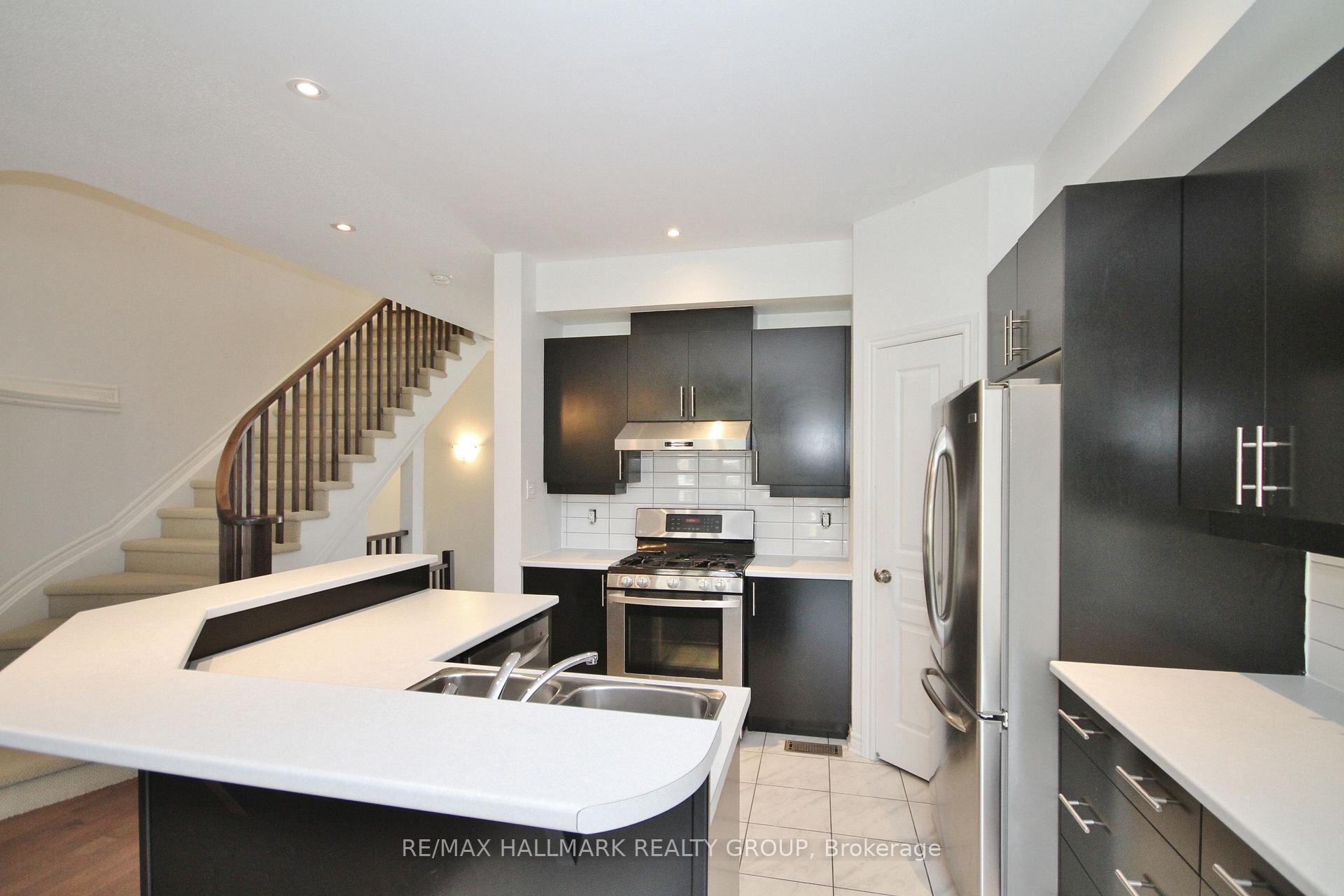 Photo 4 of 113 Watchhorn Grove, Ottawa, Riverside South — HOMEH