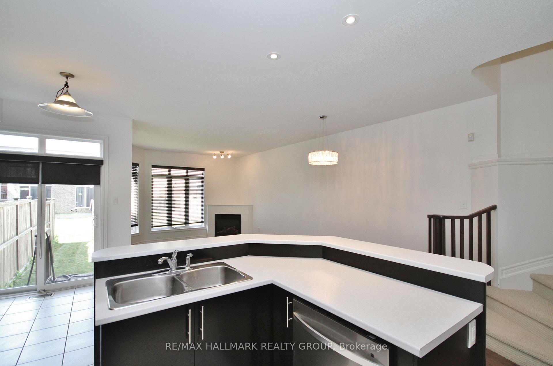 Photo 8 of 113 Watchhorn Grove, Ottawa, Riverside South — HOMEH