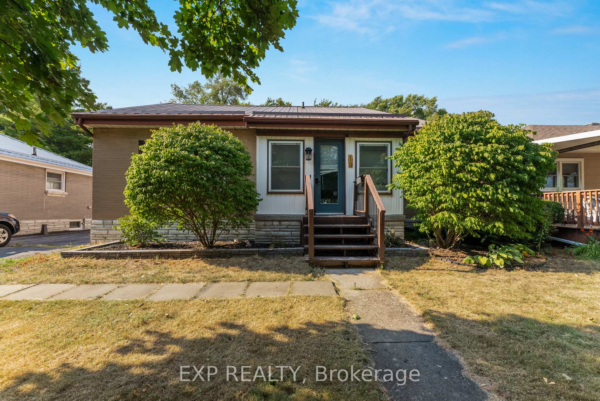 Photo 1 of 18 Montgomery Boulevard, Belleville, Belleville Ward — HOMEH